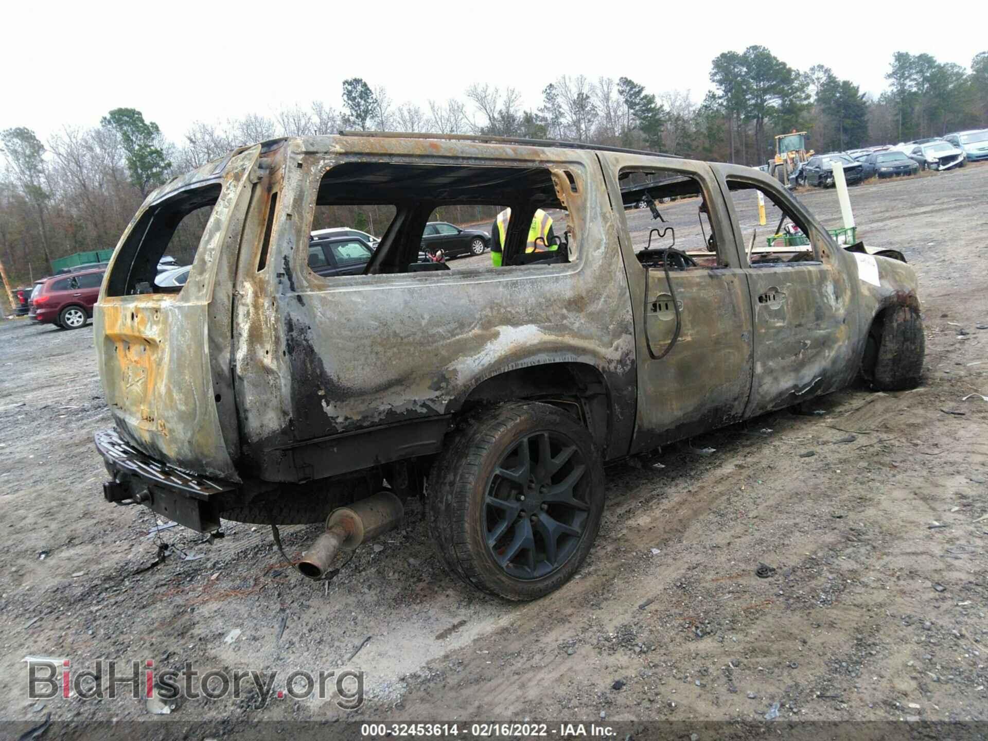 2007 CHEVROLET SUBURBAN - VIN: 3GNFC16J77G228551 - Photo 4