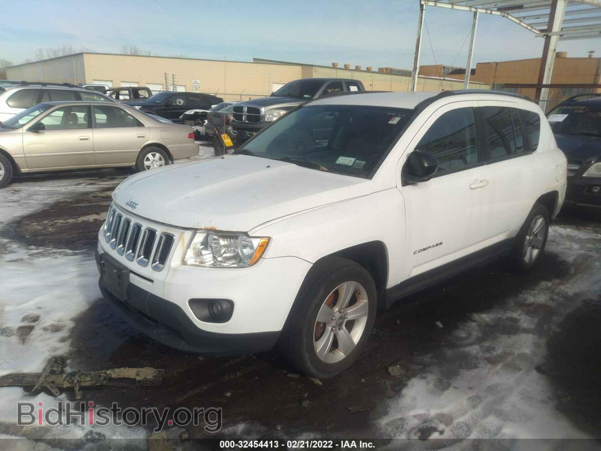 2012 JEEP COMPASS - VIN: 1C4NJDEB9CD564392 - Photo 2
