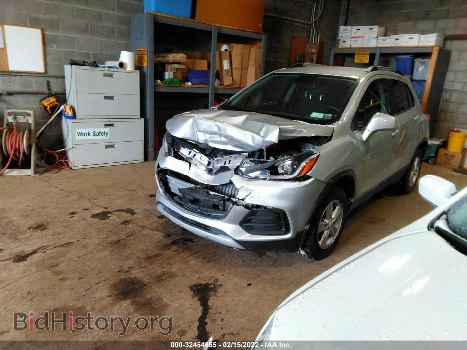 2019 CHEVROLET TRAX - VIN: 3GNCJPSBXKL379443 - Фото 2