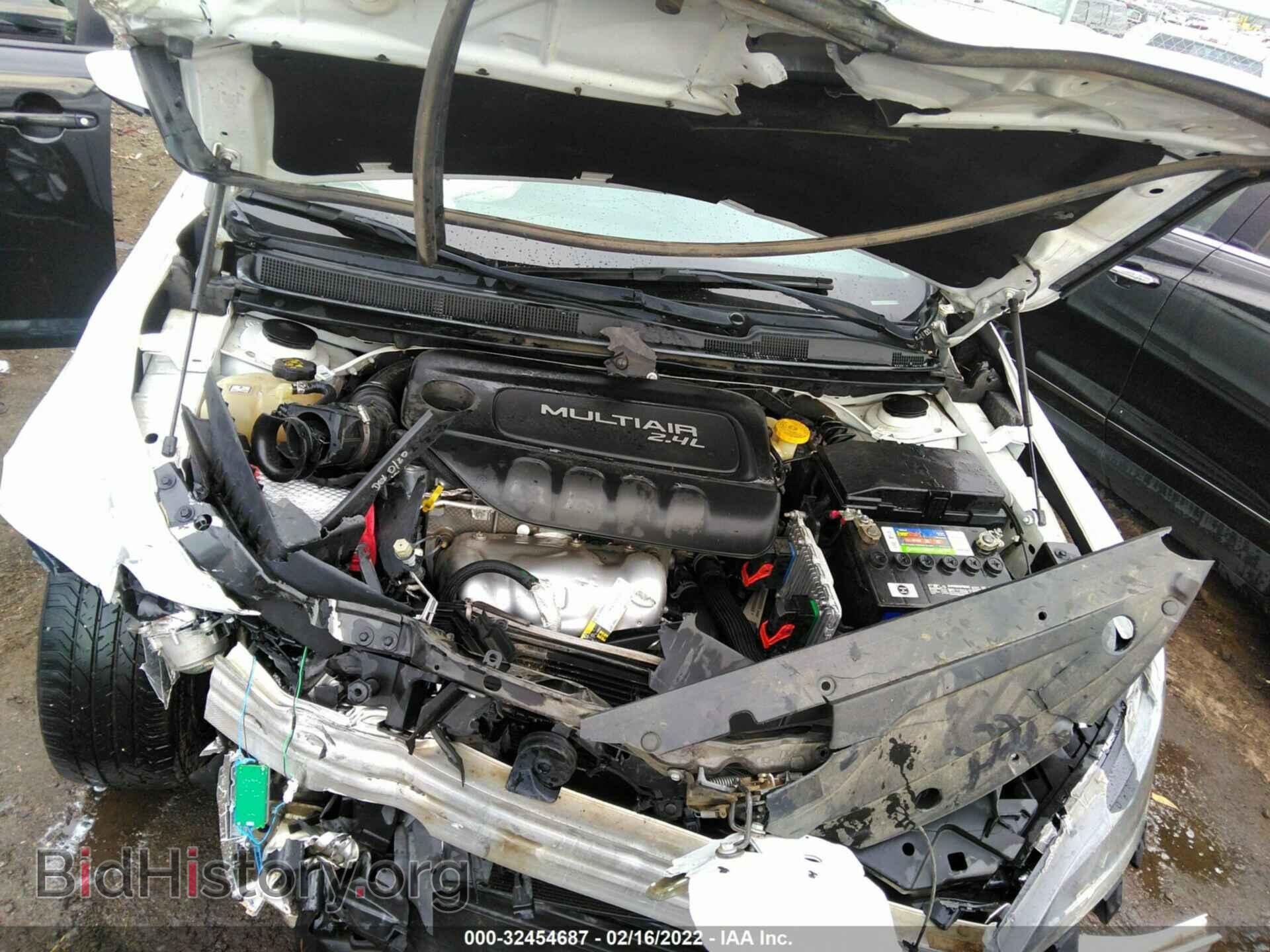 2015 CHRYSLER 200 - VIN: 1C3CCCABXFN662562 - Фото 10