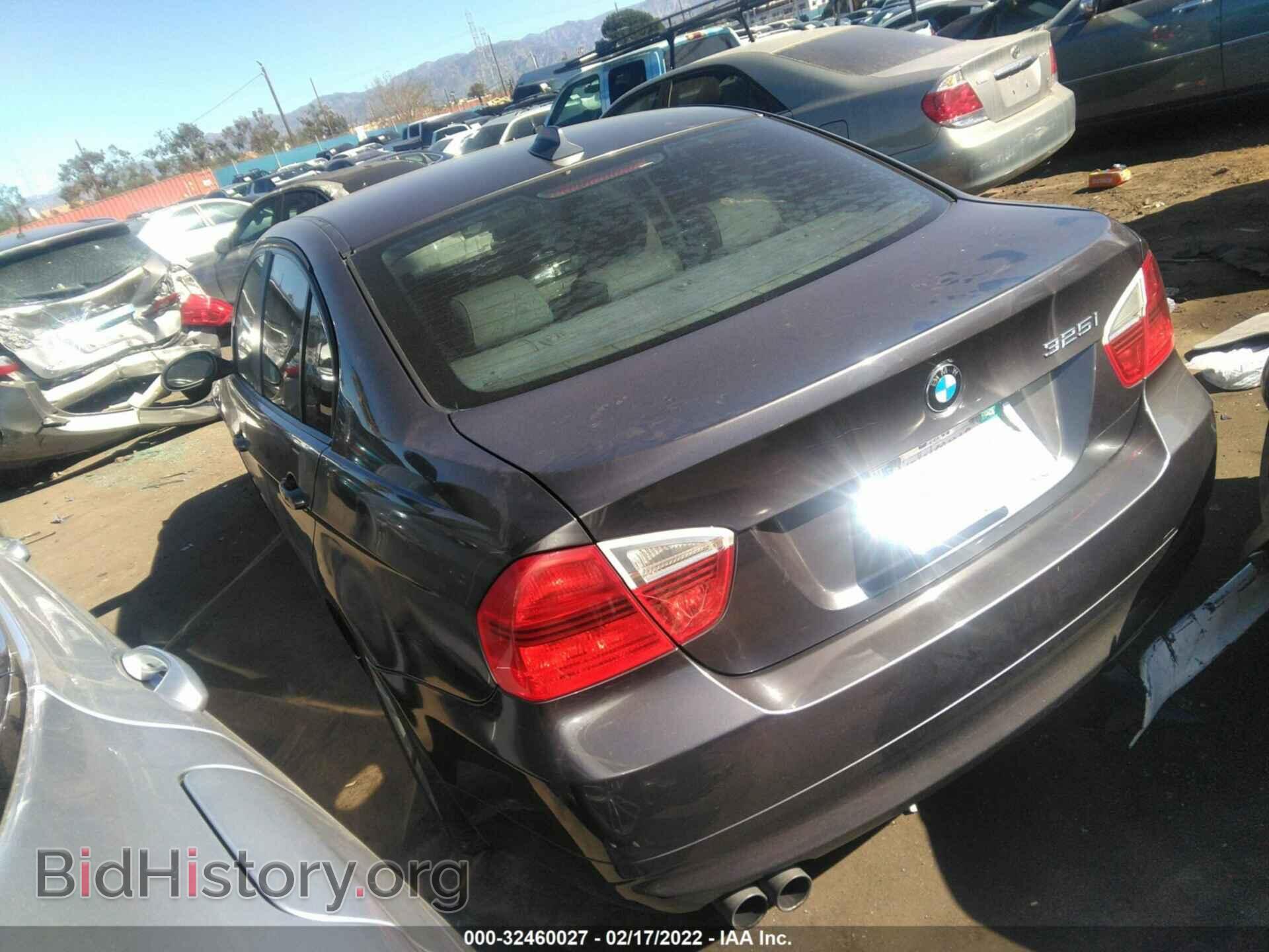 2006 BMW 3 SERIES - VIN: WBAVB13596KX42663 - Фото 3