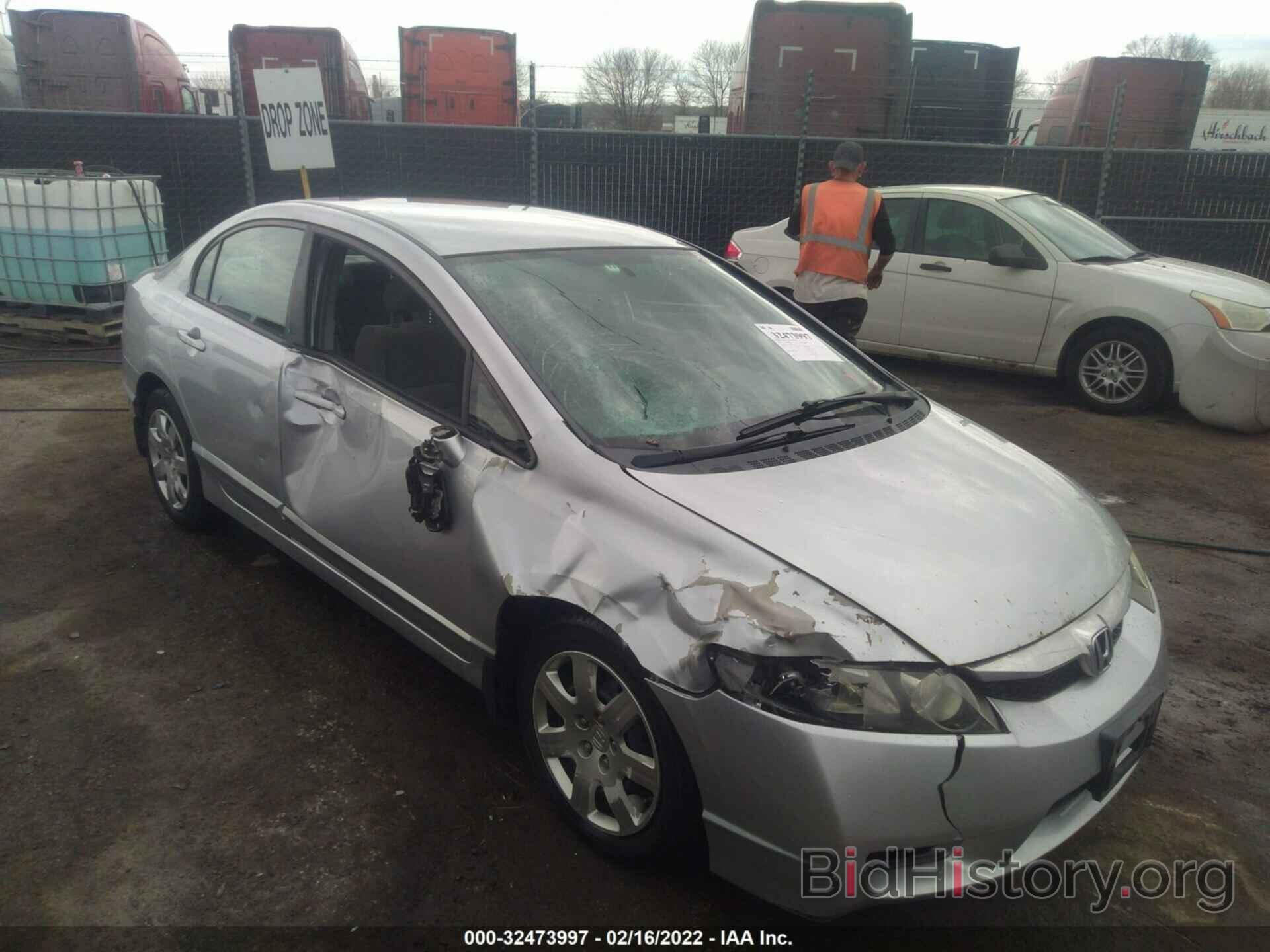 Фотография 19XFA1F58AE068474 - HONDA CIVIC SDN 2010