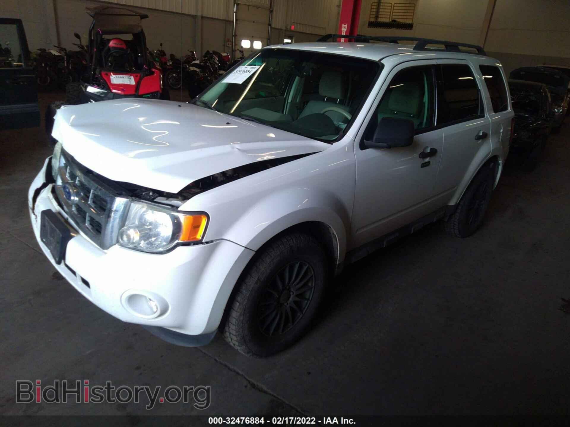 2011 FORD ESCAPE - VIN: 1FMCU9DG2BKB85748 - Фото 2