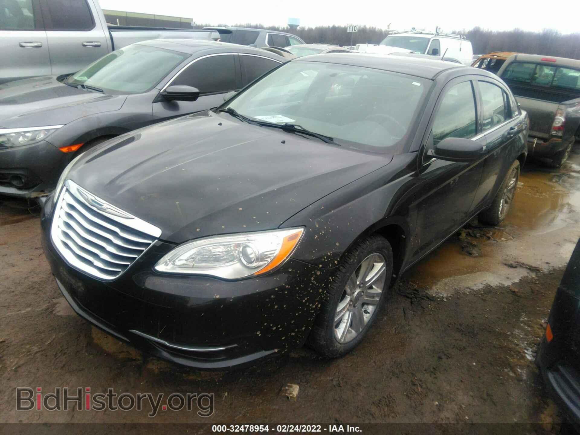 2011 CHRYSLER 200 - VIN: 1C3BC1FB6BN623759 - Фото 2