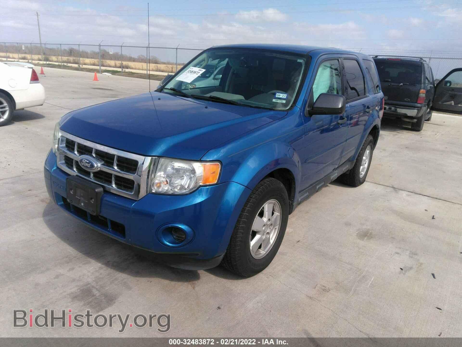 2011 FORD ESCAPE - VIN: 1FMCU0C77BKC50784 - Фото 2