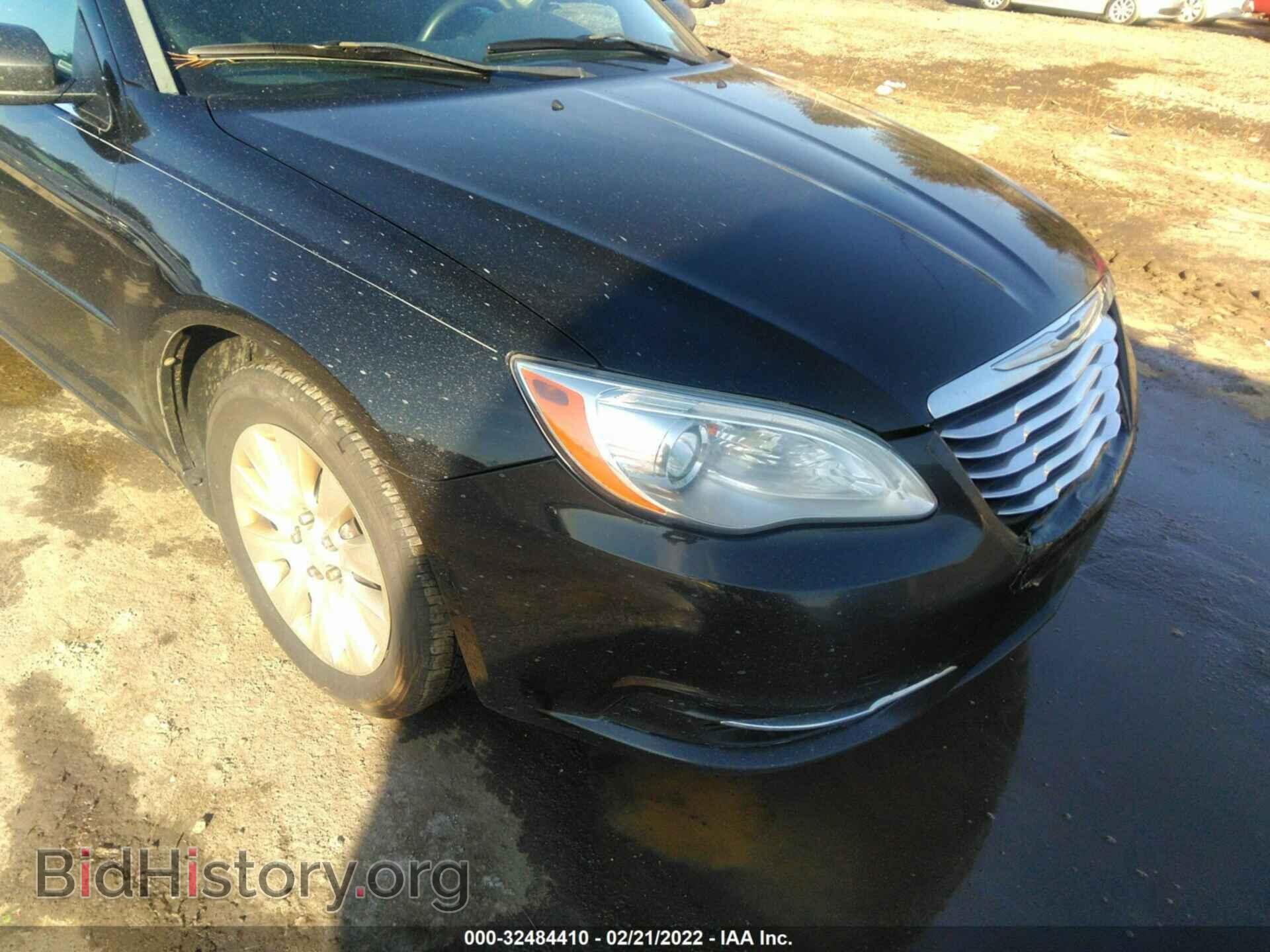 Photo 1C3BC4FB3BN566664 - CHRYSLER 200 2011