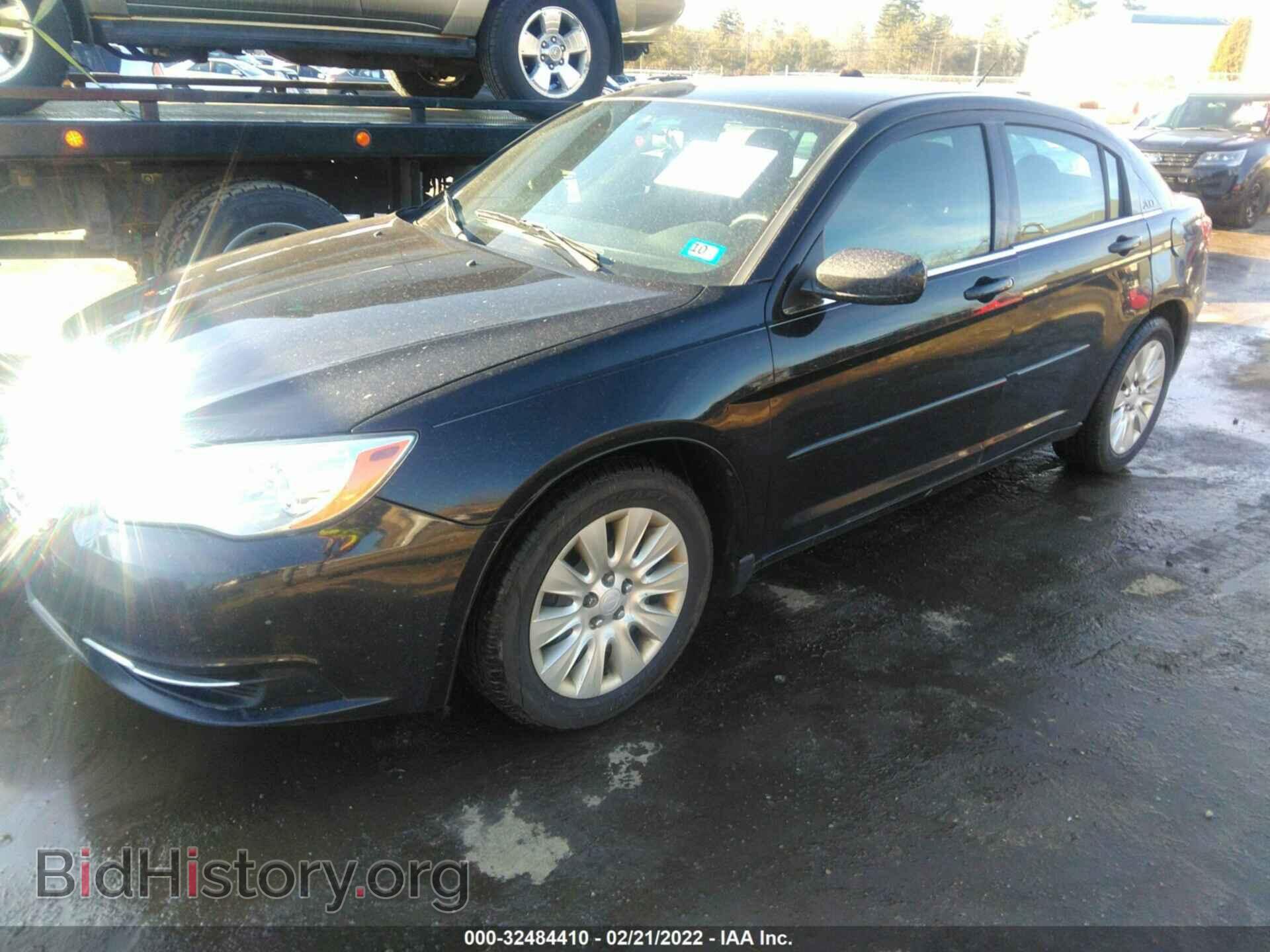 2011 CHRYSLER 200 - VIN: 1C3BC4FB3BN566664 - Photo 2