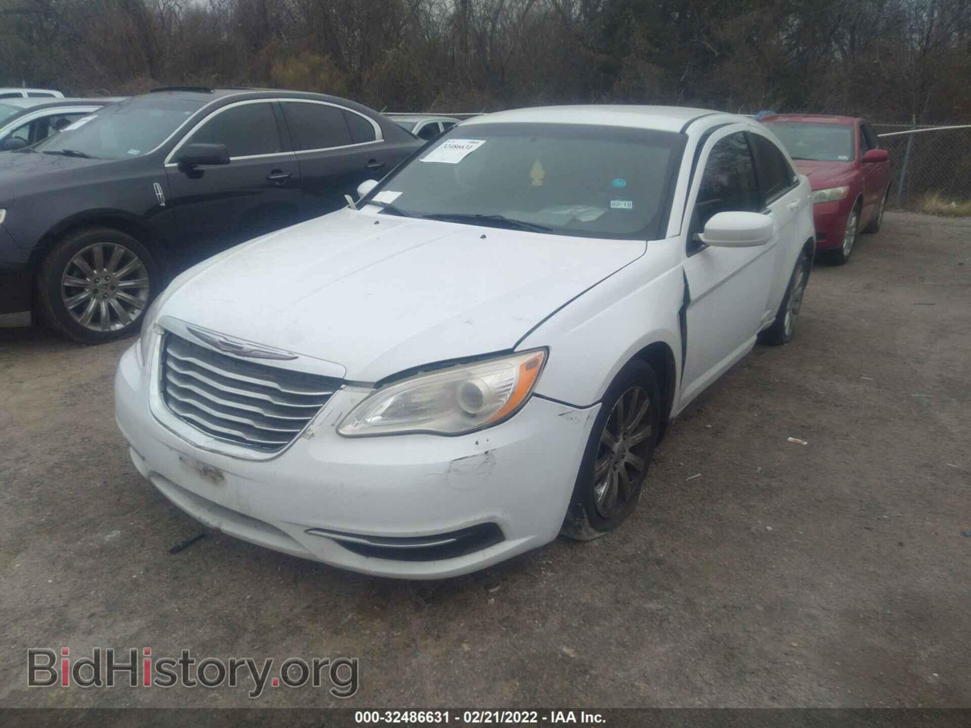 2013 CHRYSLER 200 - VIN: 1C3CCBBB1DN693978 - Фото 2