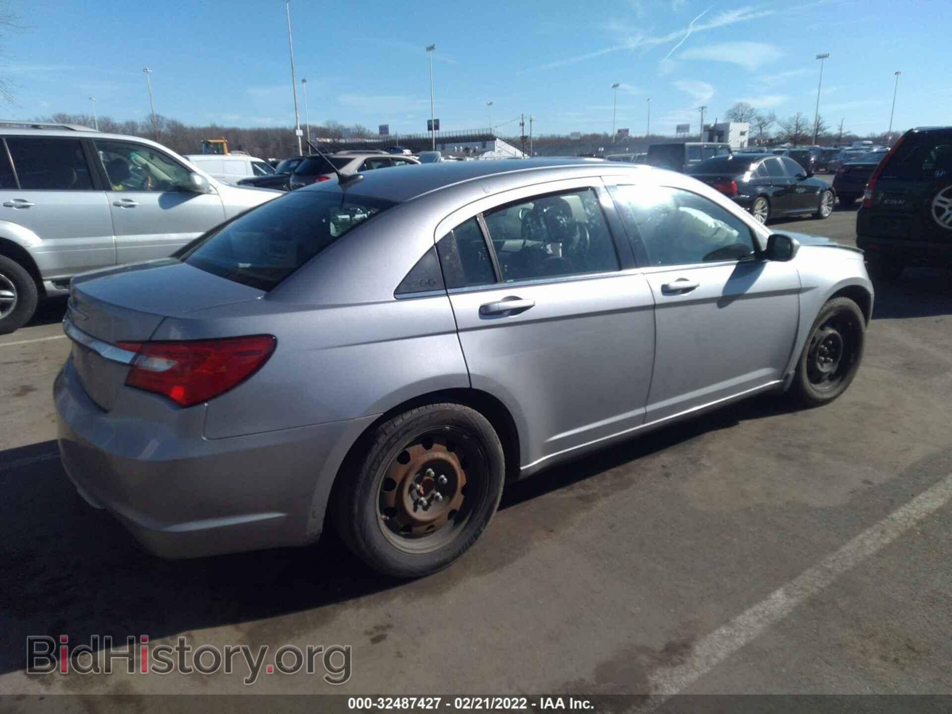 2013 CHRYSLER 200 - VIN: 1C3CCBAB1DN641588 - Фото 4