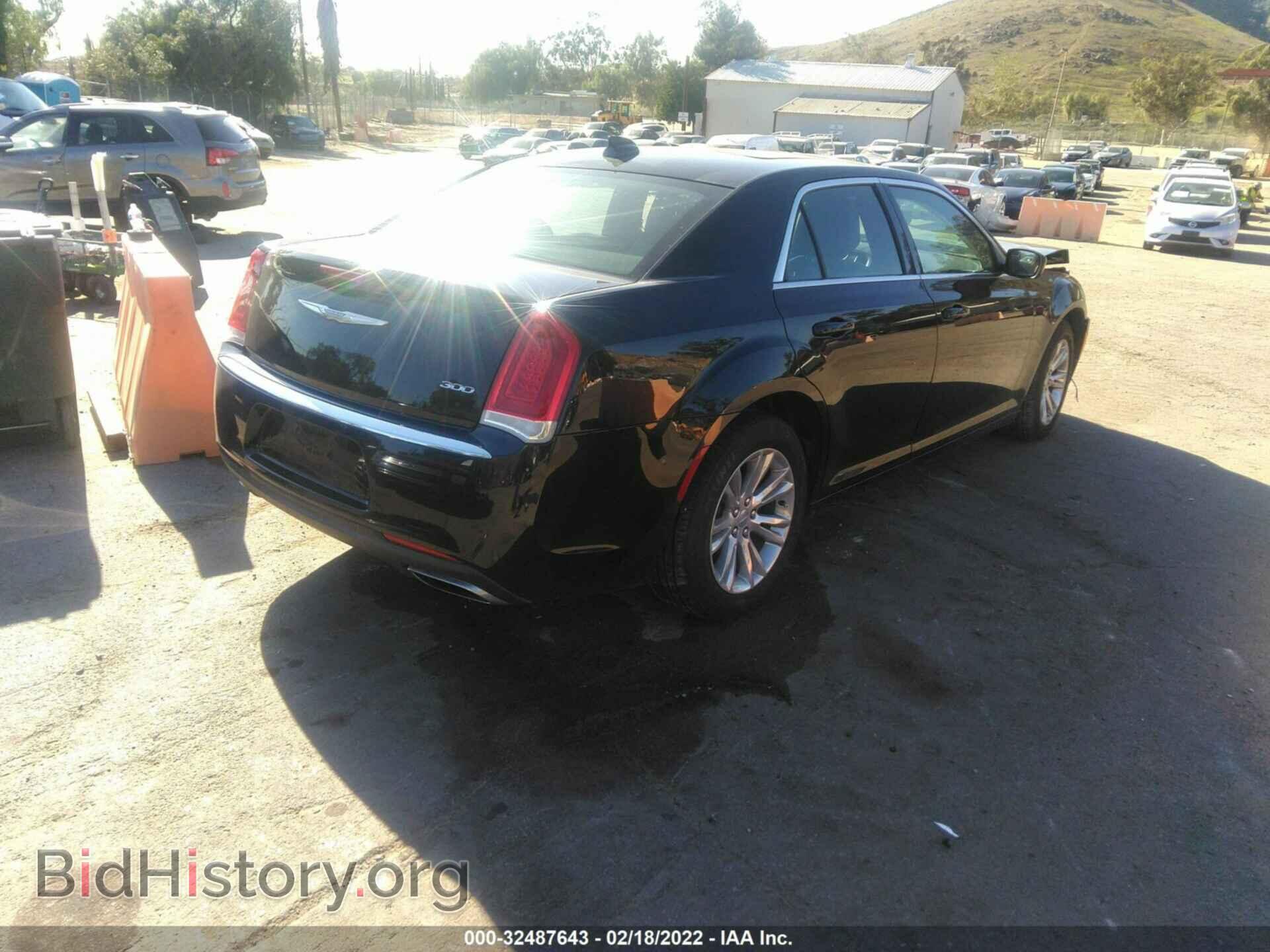 2017 CHRYSLER 300 - VIN: 2C3CCAAG0HH541731 - Фото 4
