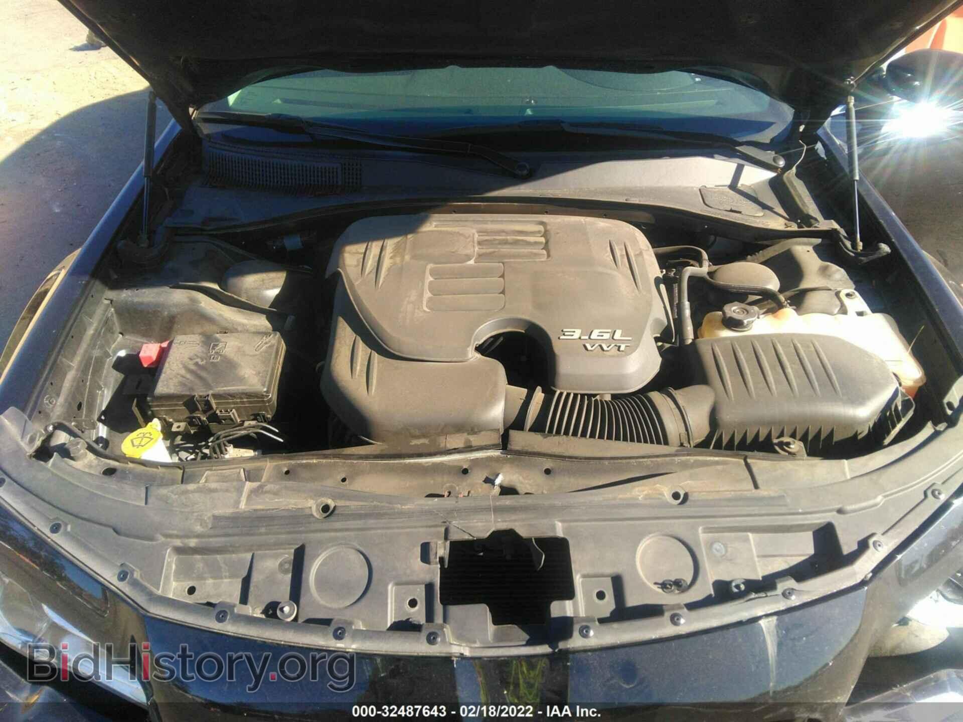 2017 CHRYSLER 300 - VIN: 2C3CCAAG0HH541731 - Фото 10
