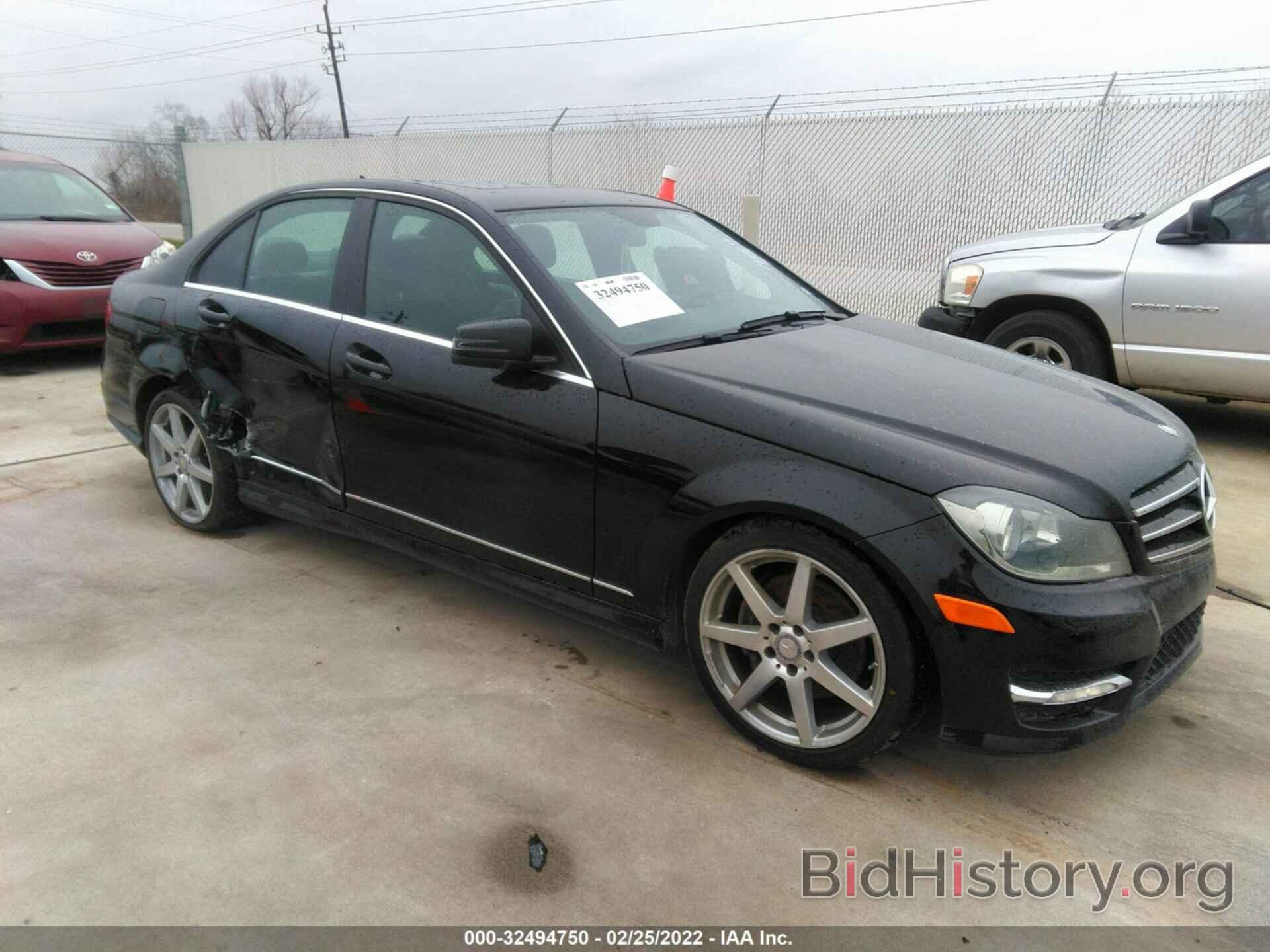 Photo WDDGF8AB6EA967425 - MERCEDES-BENZ C-CLASS 2014