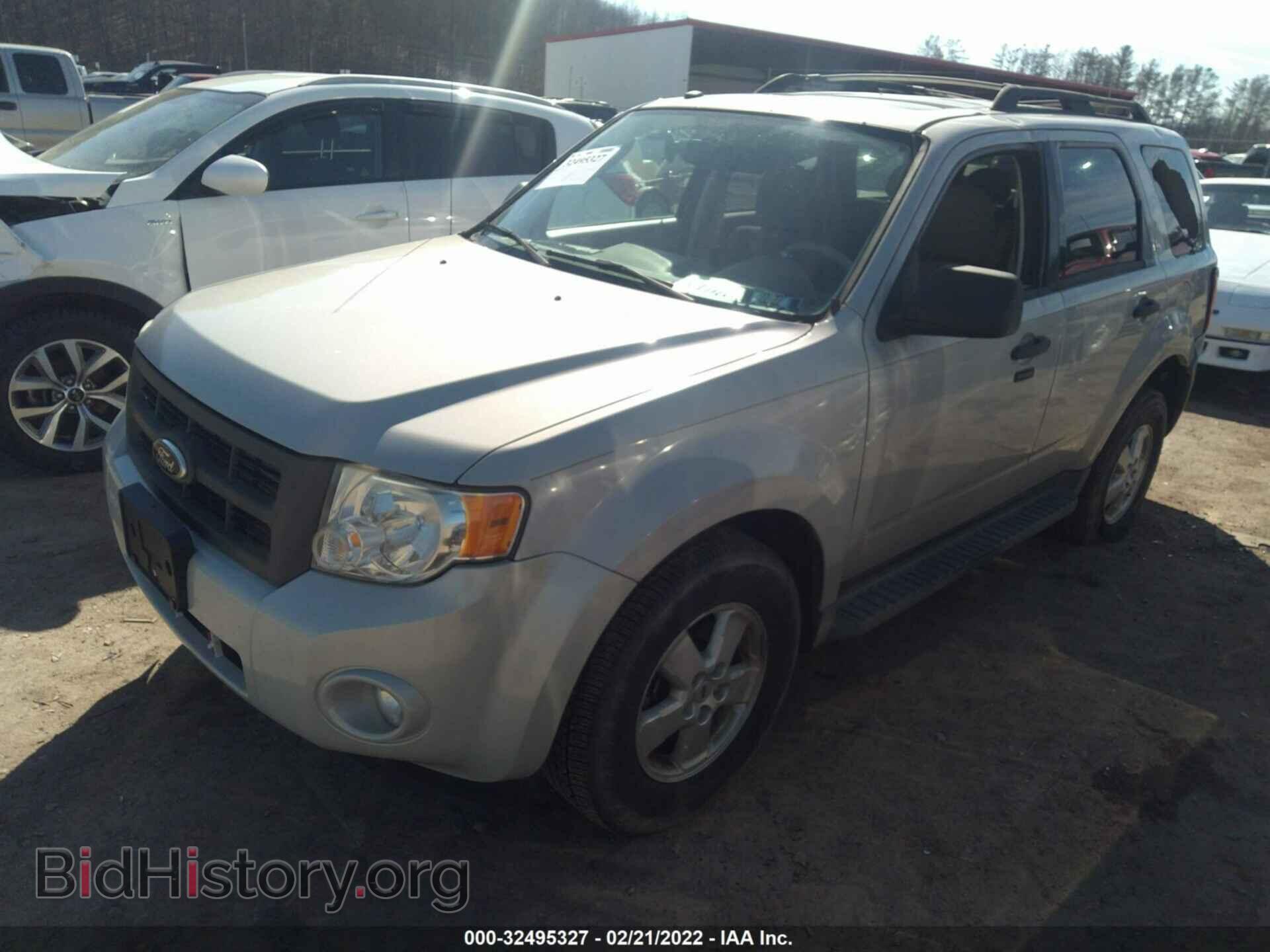 2009 FORD ESCAPE - VIN: 1FMCU93739KD05522 - Фото 2