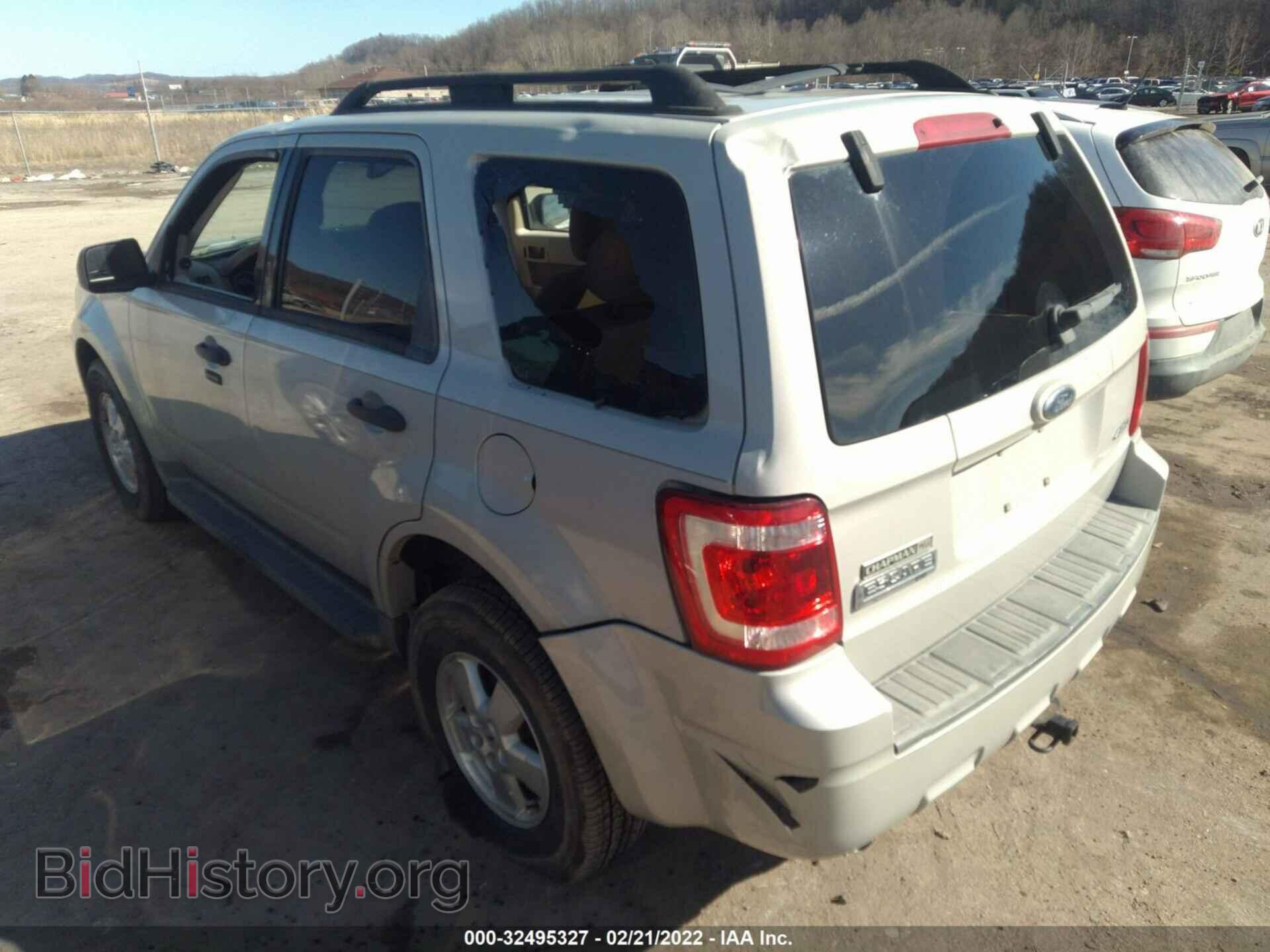 2009 FORD ESCAPE - VIN: 1FMCU93739KD05522 - Фото 3