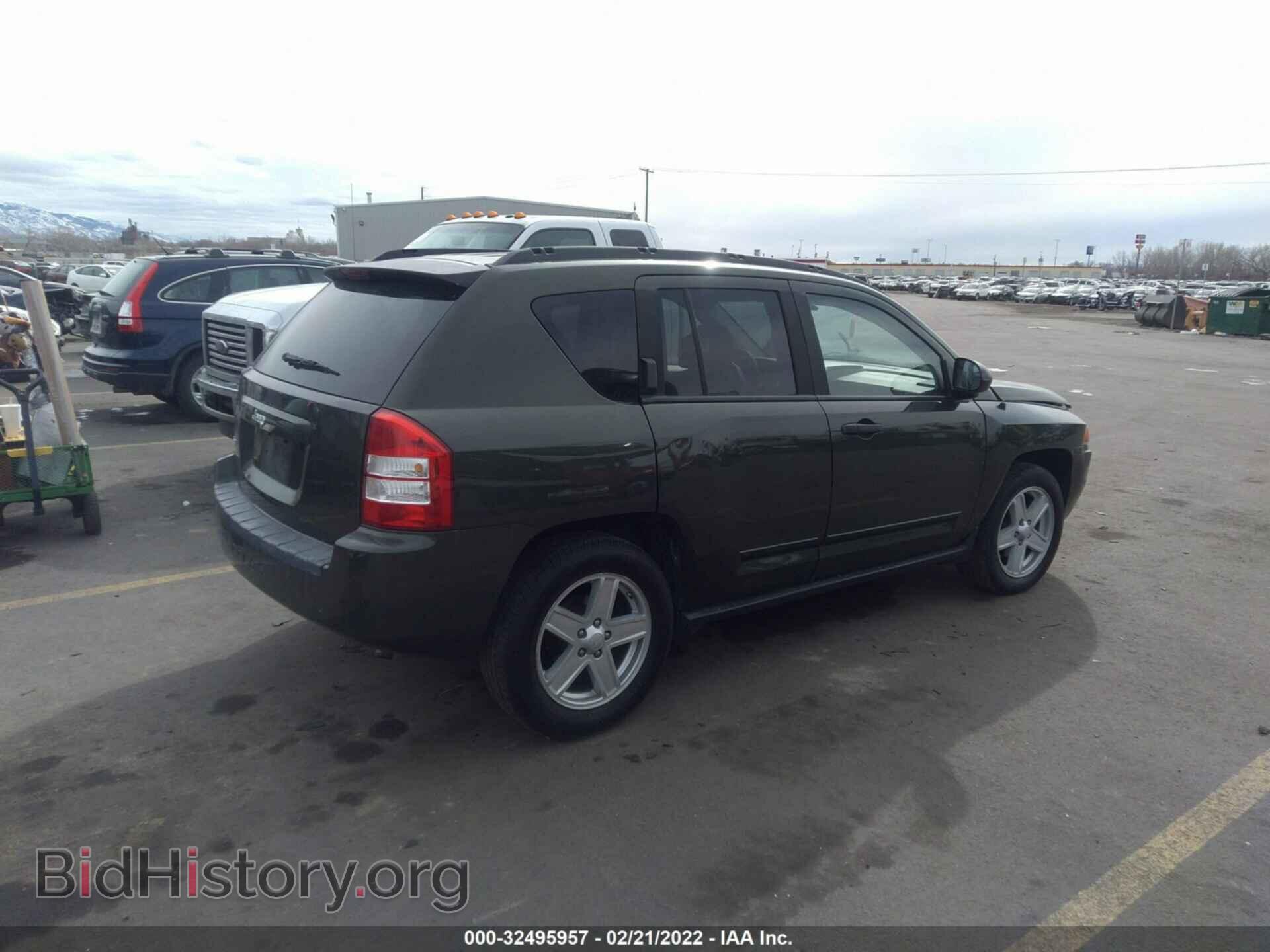 2008 JEEP COMPASS - VIN: 1J8FF47W08D761344 - Фото 4