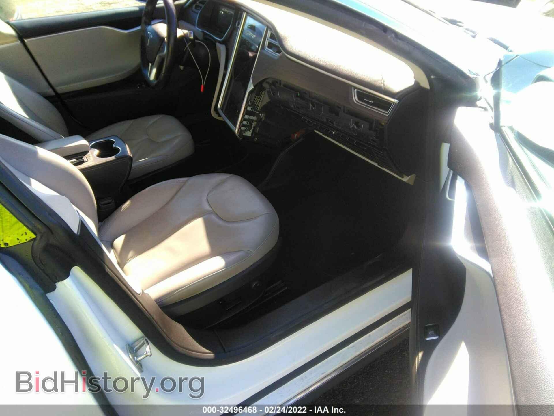 2014 TESLA MODEL S - VIN: 5YJSA1H1XEFP43170 - Фото 5