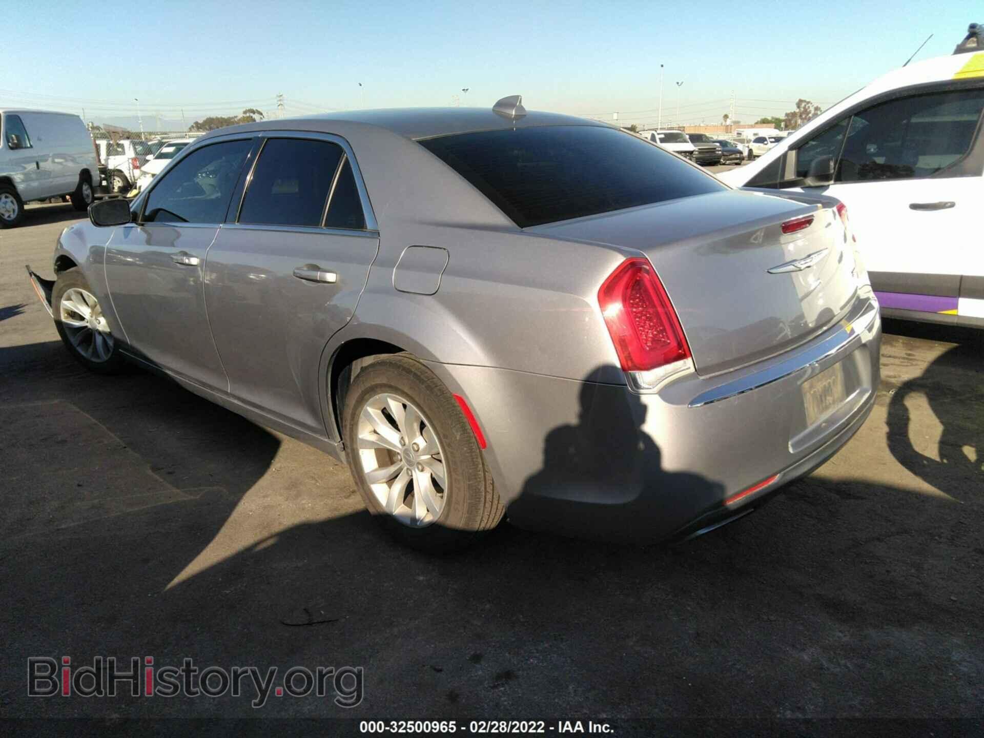 2015 CHRYSLER 300 - VIN: 2C3CCAAG6FH749304 - Фото 3