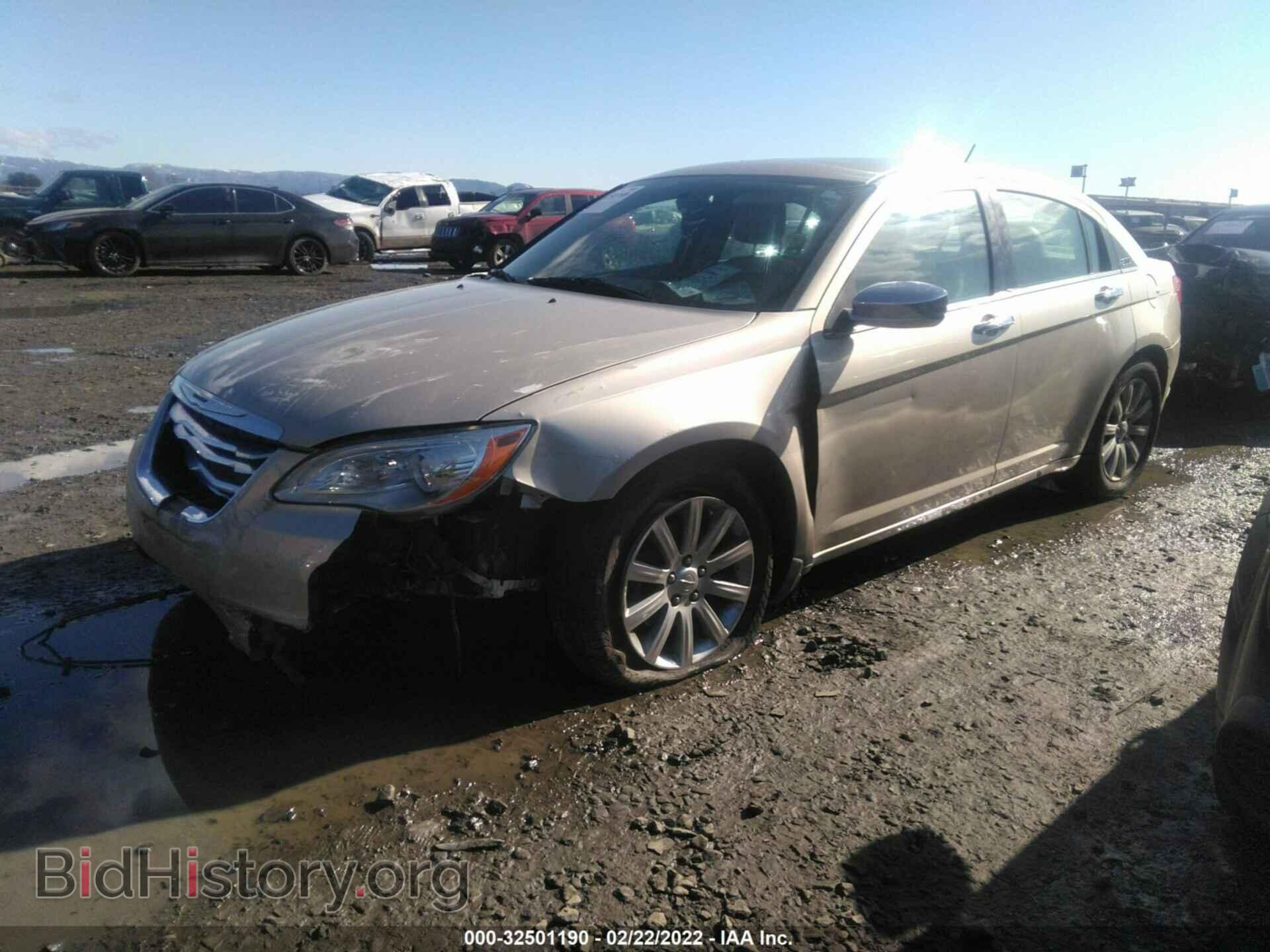 2013 CHRYSLER 200 - VIN: 1C3CCBCG2DN690145 - Photo 2