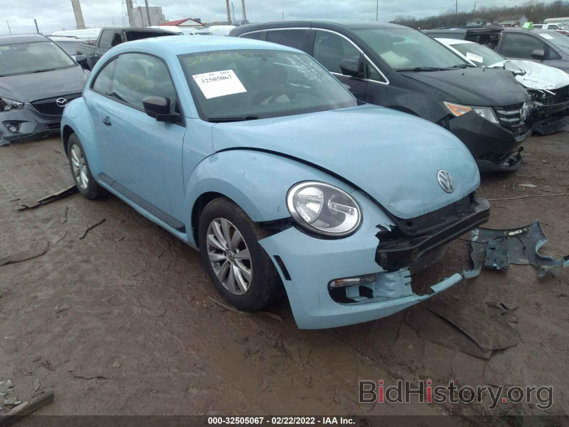 Photo 3VWF17AT7FM654912 - VOLKSWAGEN BEETLE COUPE 2015