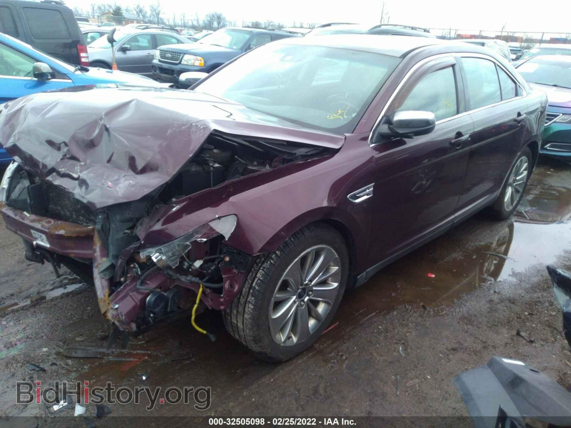 2011 FORD TAURUS - VIN: 1FAHP2JW2BG166422 - Фото 2