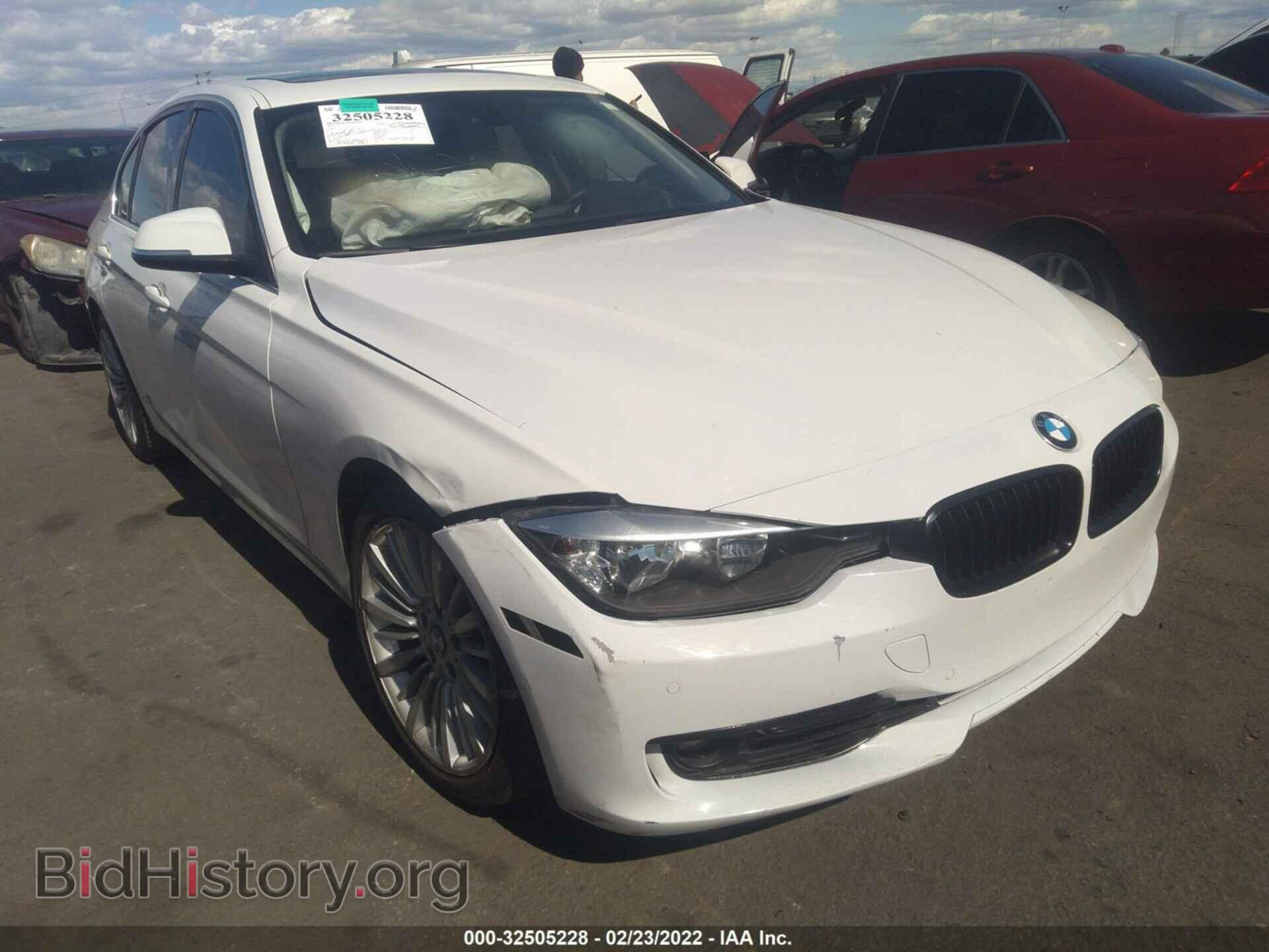 Фотография WBA3C1C52CF432962 - BMW 3 SERIES 2012
