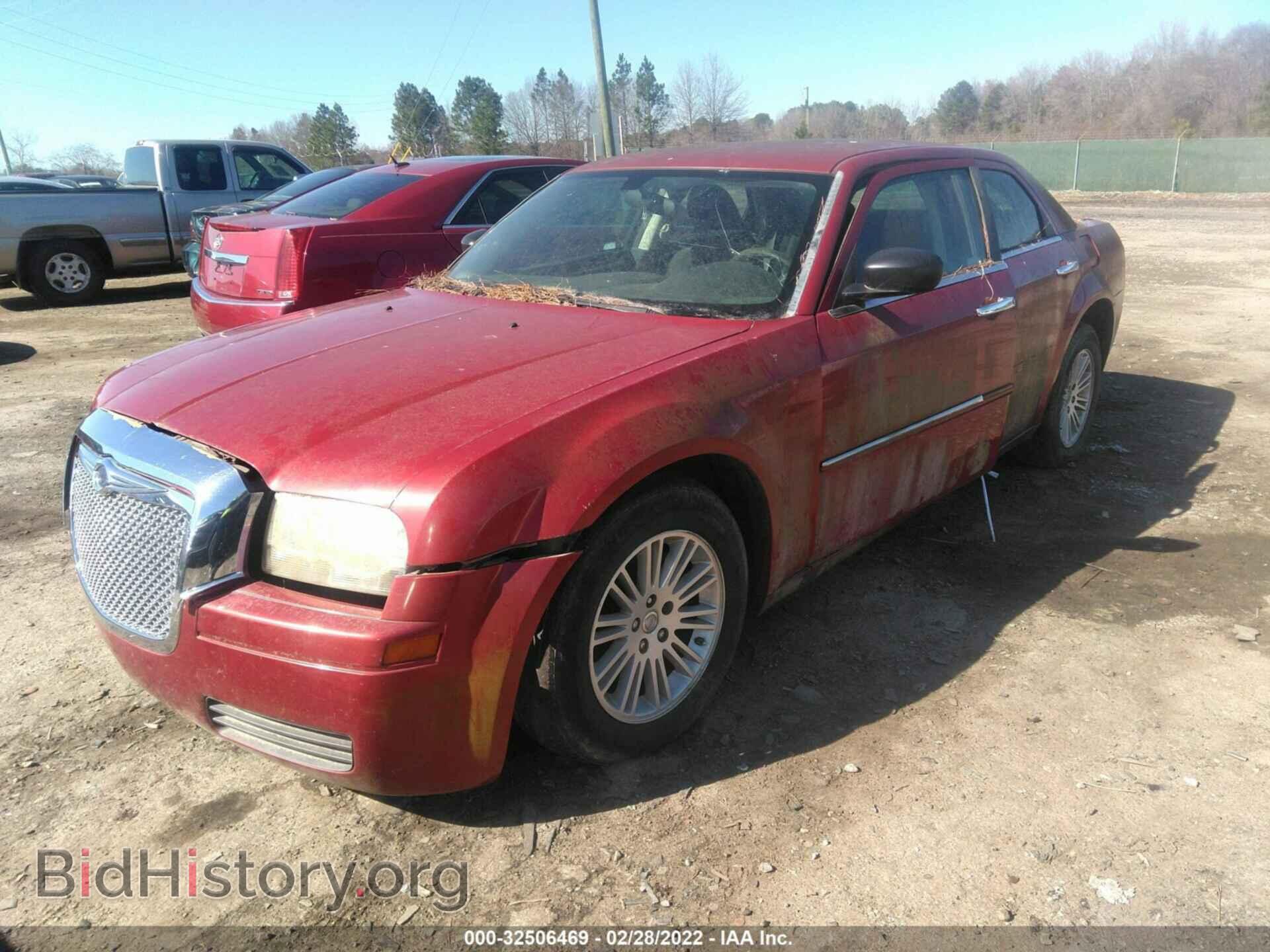 2009 CHRYSLER 300 - VIN: 2C3KA43D19H615178 - Фото 2