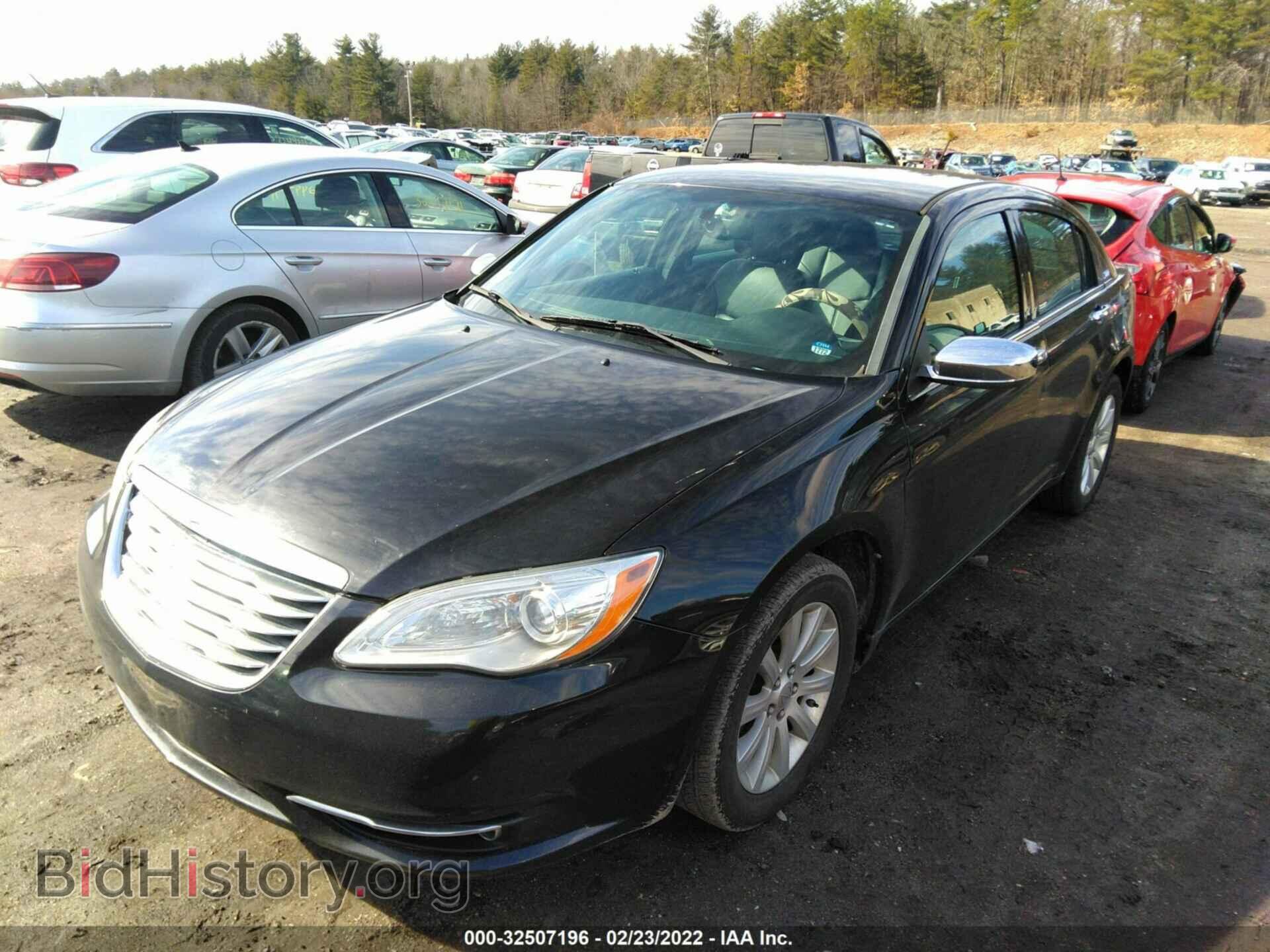 2013 CHRYSLER 200 - VIN: 1C3CCBCB4DN721562 - Фото 2