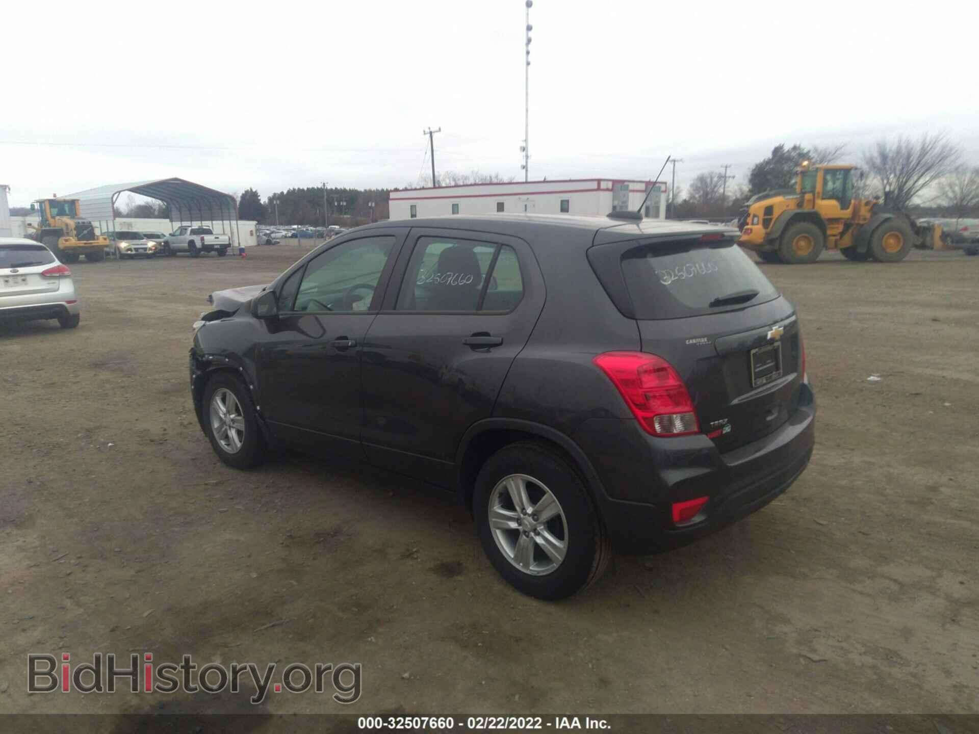 2019 CHEVROLET TRAX - VIN: 3GNCJKSB2KL361067 - Фото 3