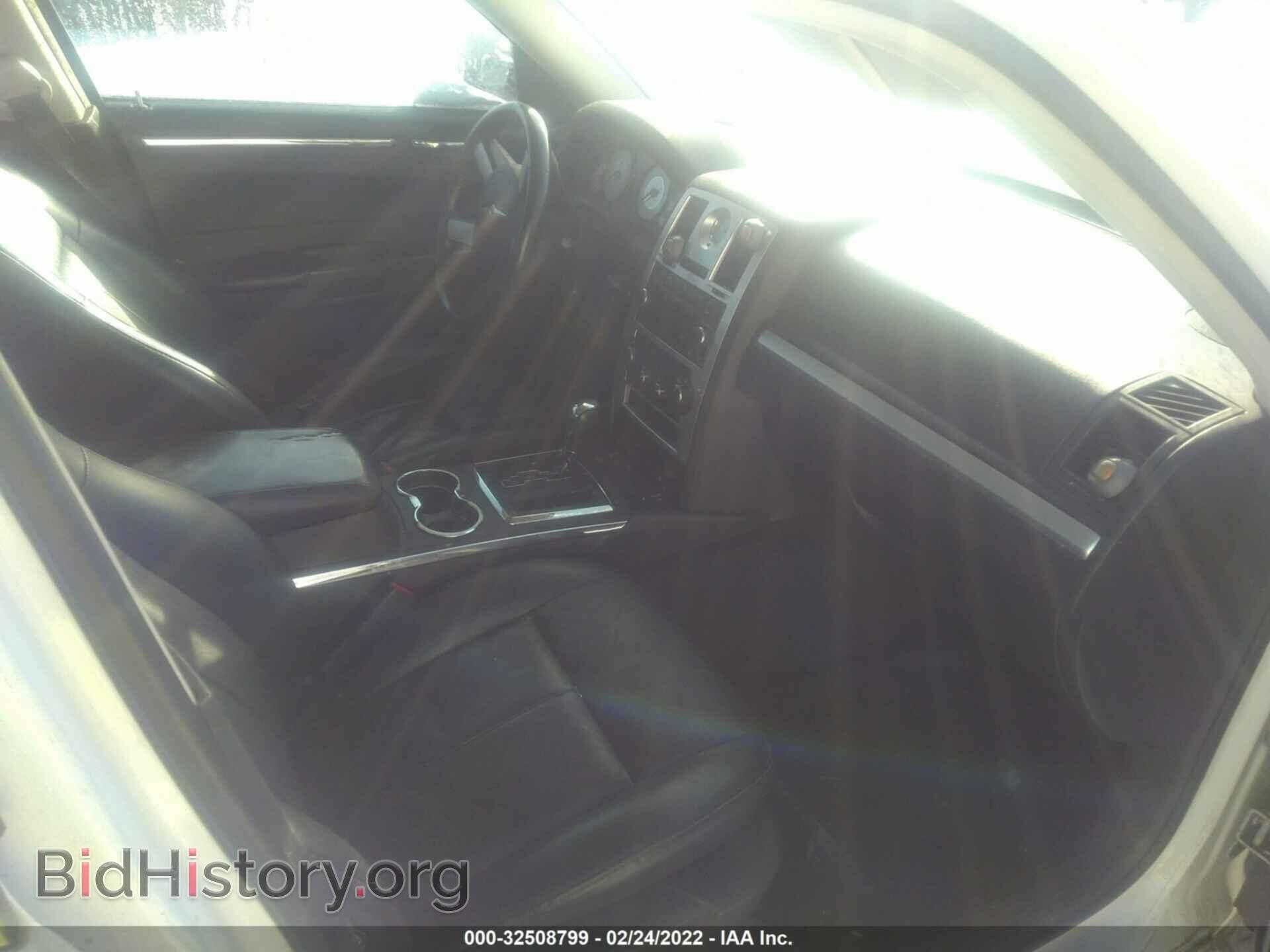 2010 CHRYSLER 300 - VIN: 2C3CA5CV1AH162106 - Фото 5