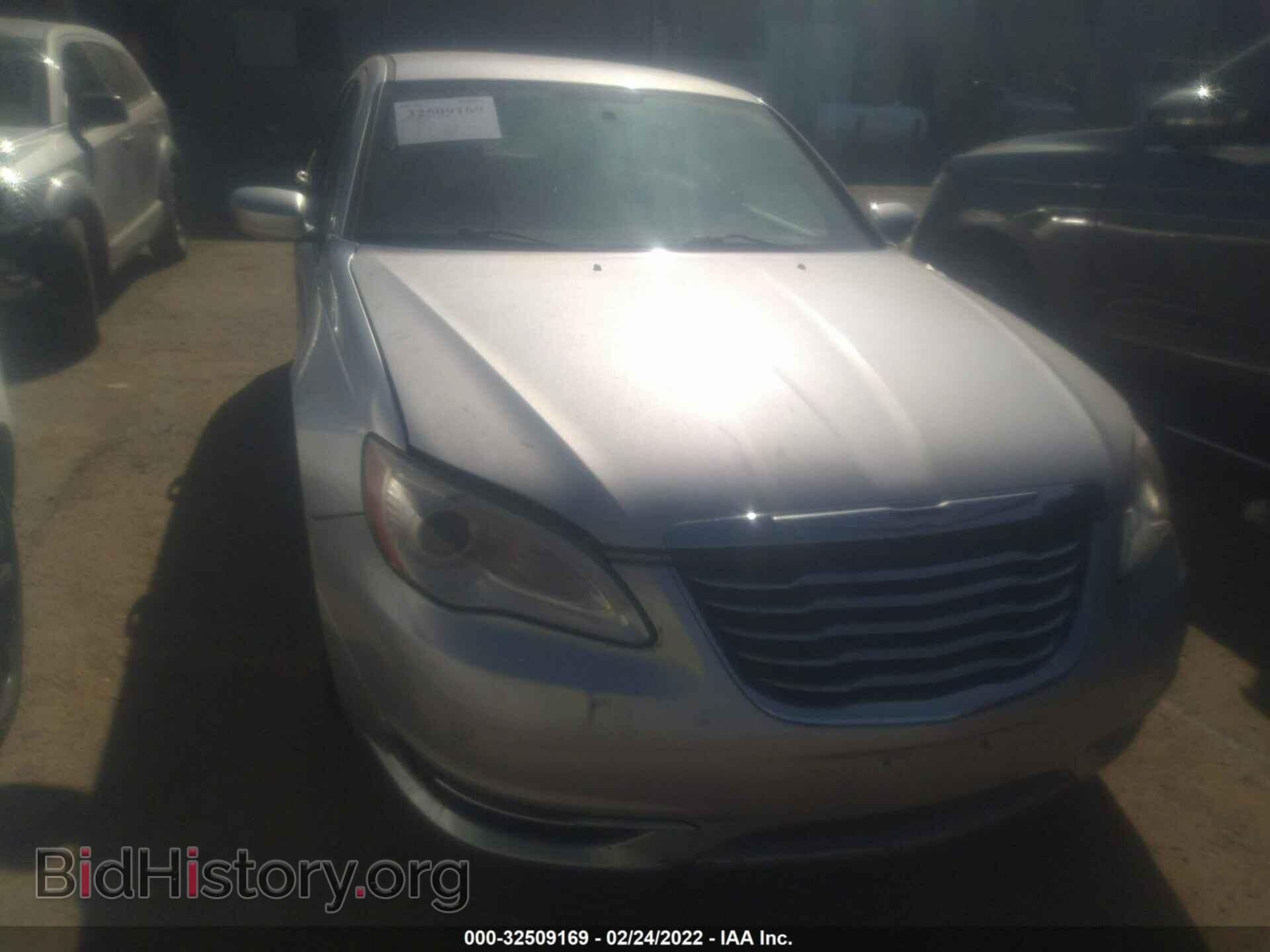 Photo 1C3BC1FB9BN521775 - CHRYSLER 200 2011