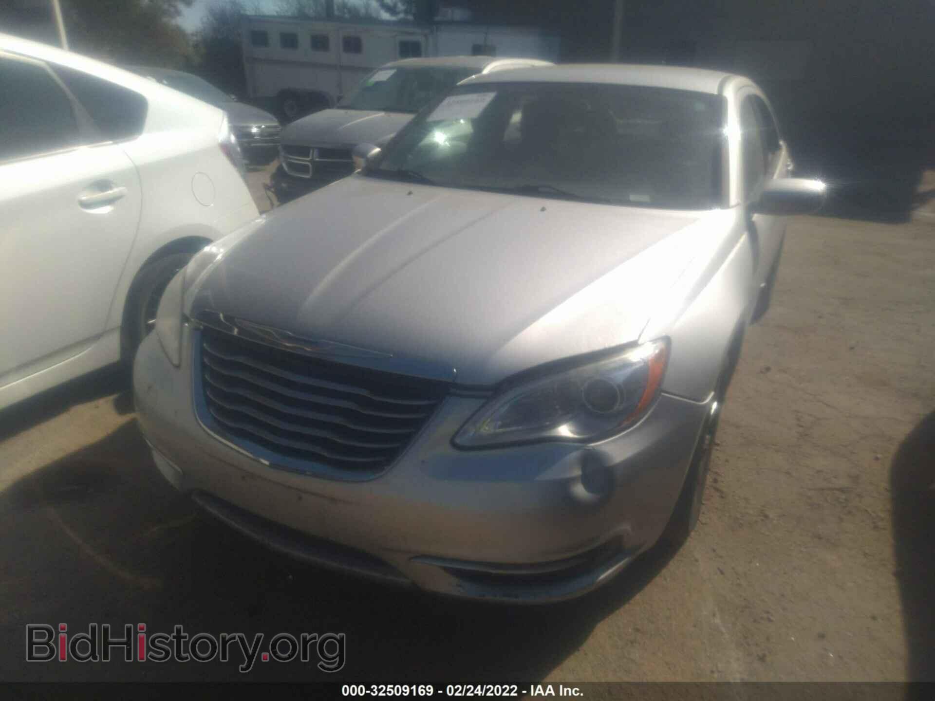 2011 CHRYSLER 200 - VIN: 1C3BC1FB9BN521775 - Photo 2