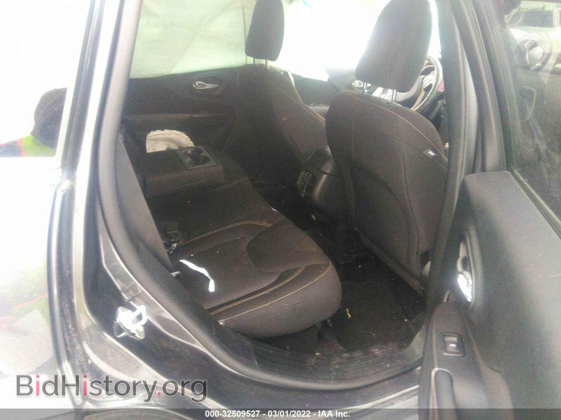 2016 JEEP CHEROKEE - VIN: 1C4PJLCB8GW176697 - Фото 8