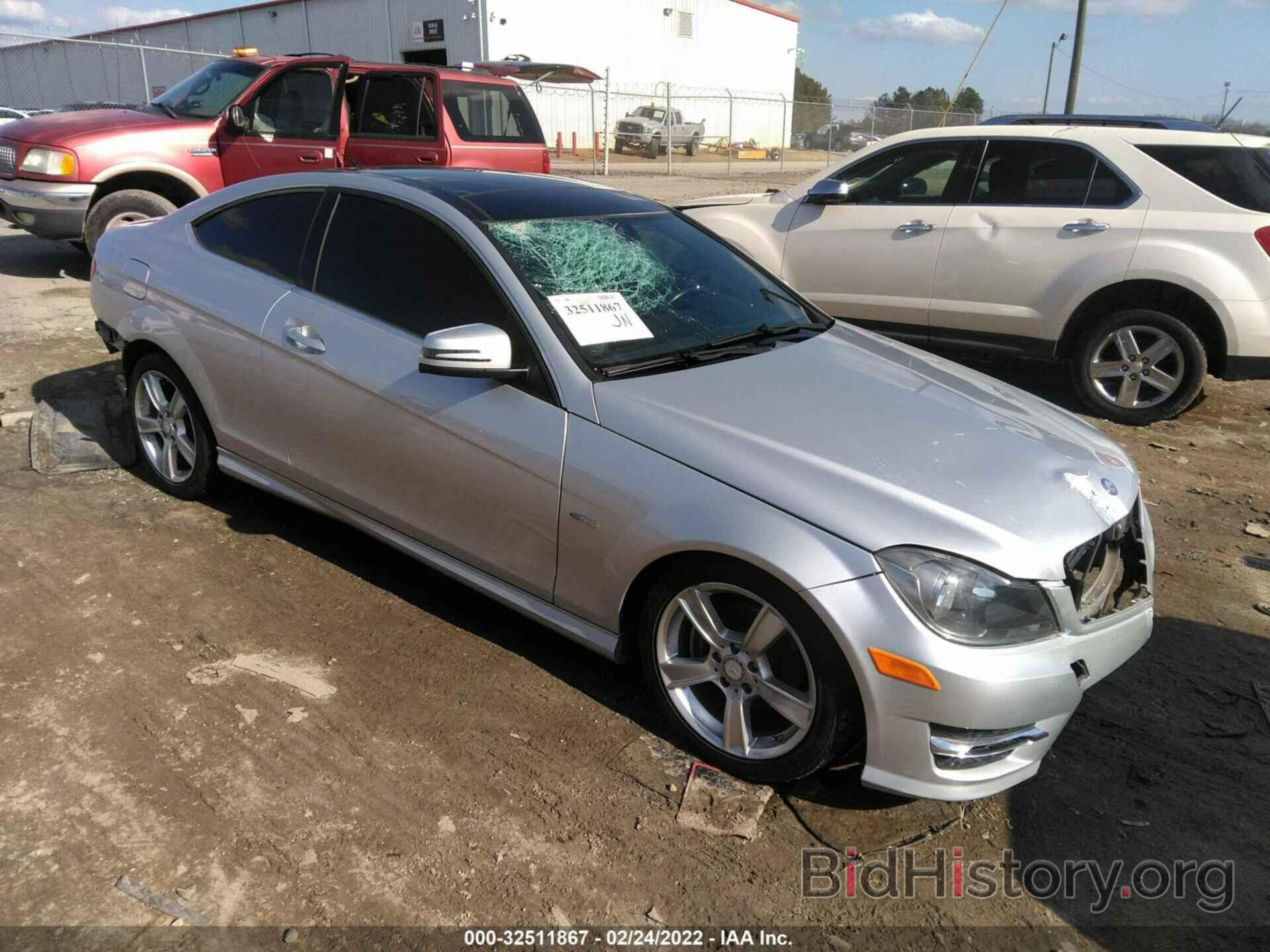 Photo WDDGJ4HB2CF738401 - MERCEDES-BENZ C-CLASS 2012