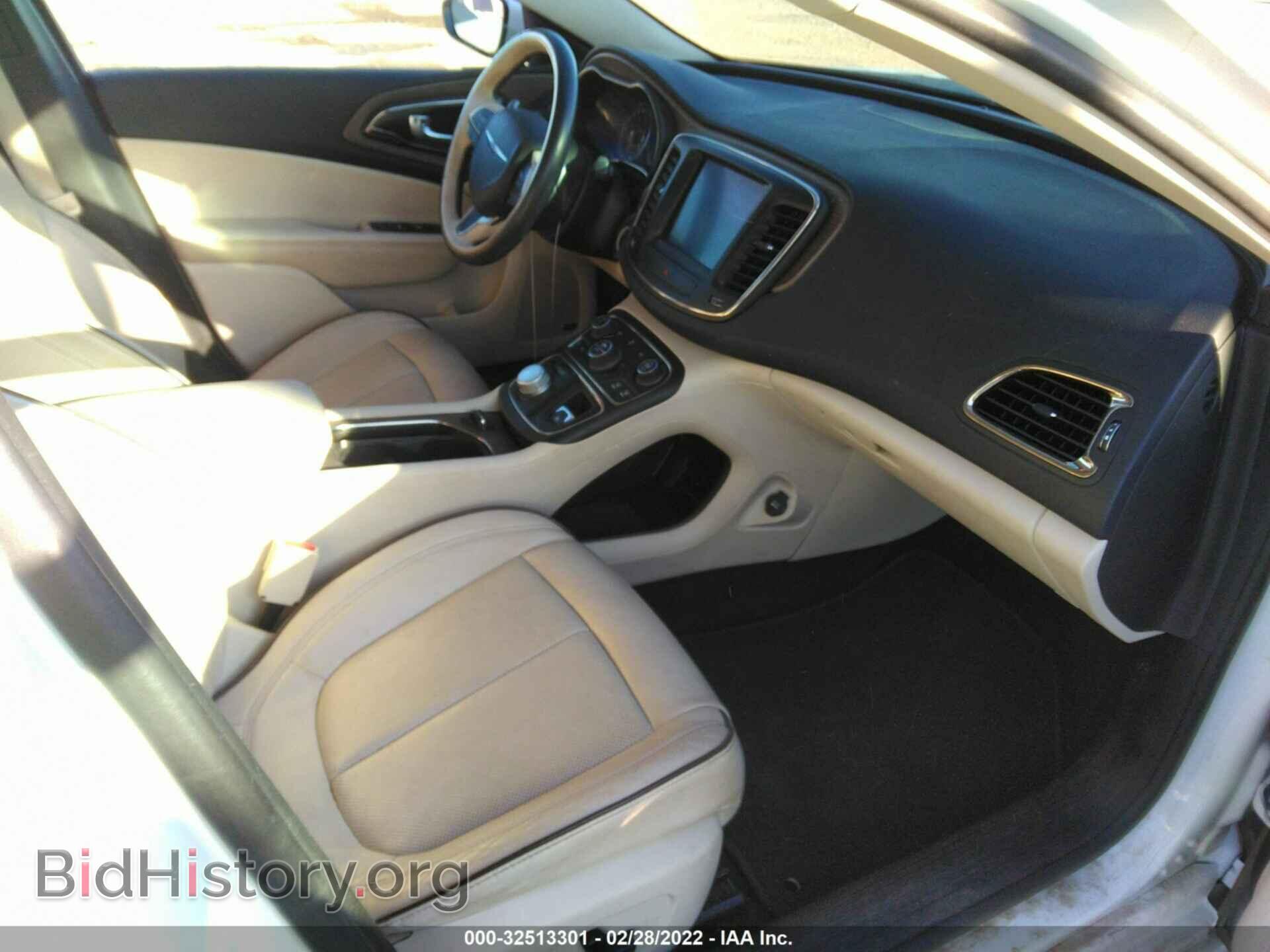 2015 CHRYSLER 200 - VIN: 1C3CCCCGXFN633720 - Фото 5