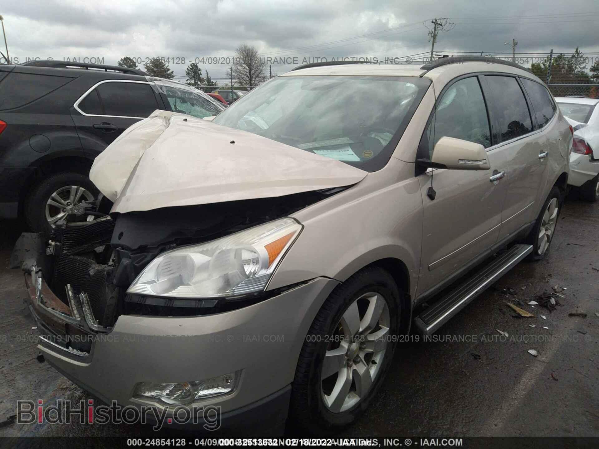 2010 CHEVROLET TRAVERSE - VIN: 1GNLRHED8AS109185 - Фото 2
