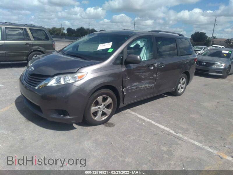 2017 Toyota SIENNA (VIN 5TDKZ3DC6HS837512) — фото 2 из 11