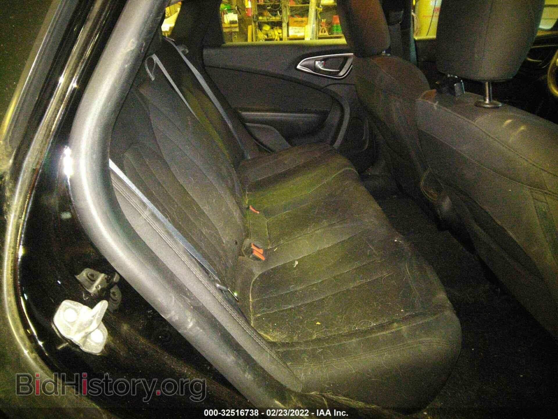 2016 CHRYSLER 200 - VIN: 1C3CCCAB1GN176160 - Фото 8