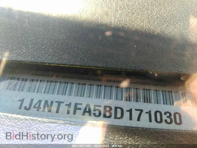2011 Jeep COMPASS (VIN 1J4NT1FA5BD171030) — photo 9 of 12