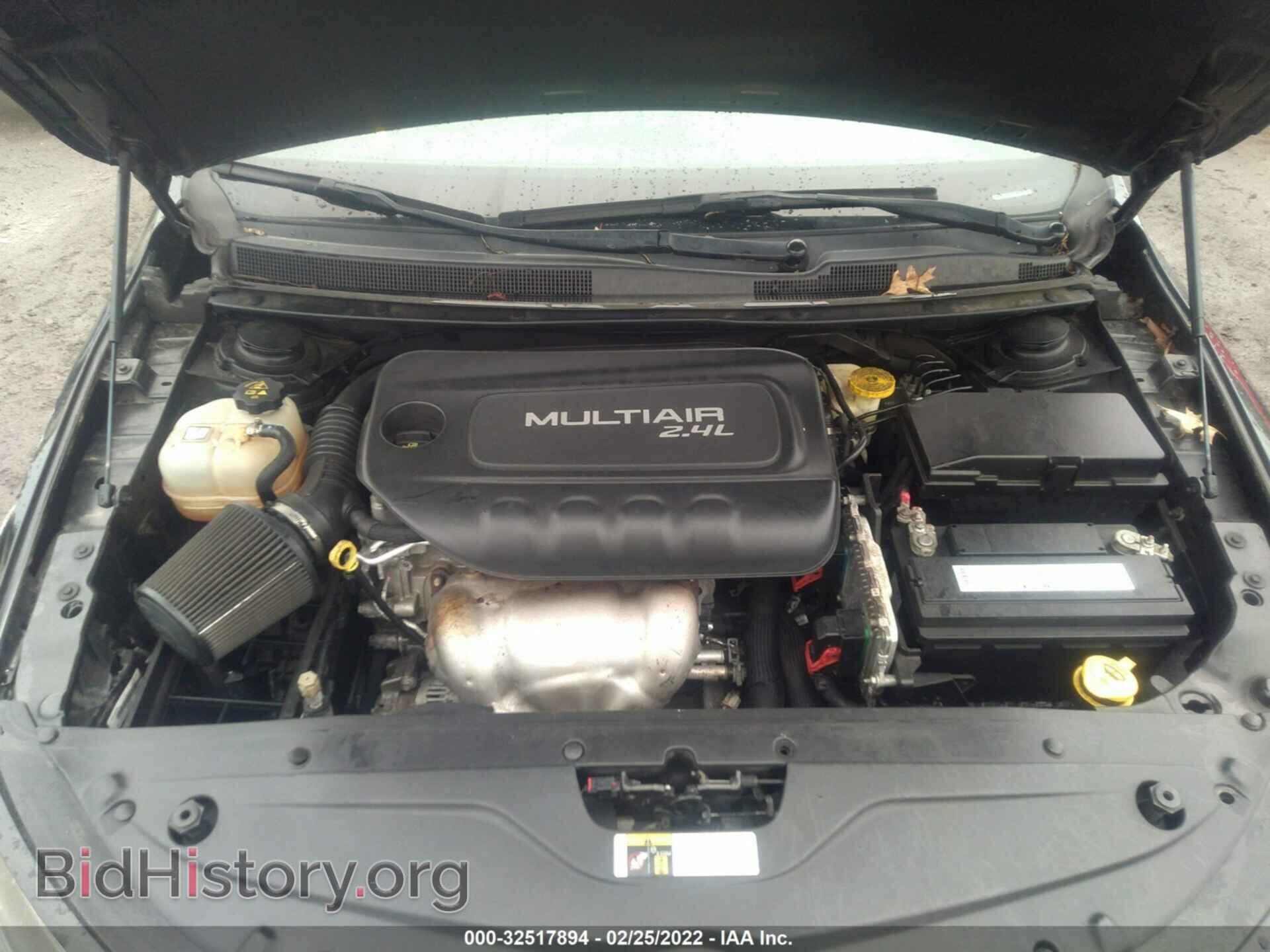 2016 CHRYSLER 200 - VIN: 1C3CCCBB8GN113569 - Фото 10