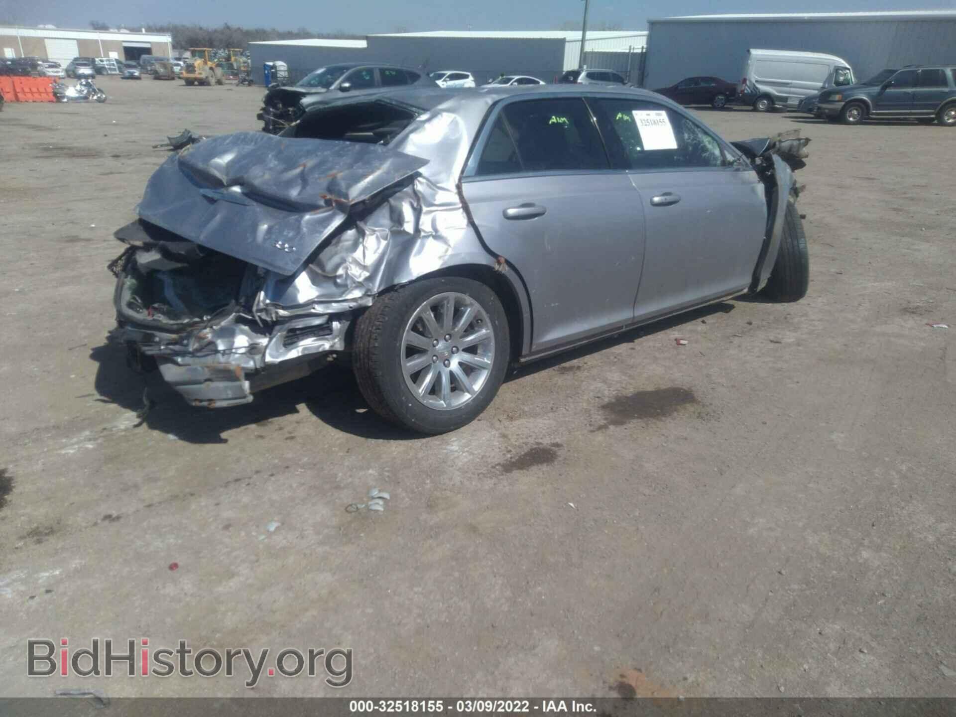 2014 CHRYSLER 300 - VIN: 2C3CCAAG6EH322820 - Фото 4