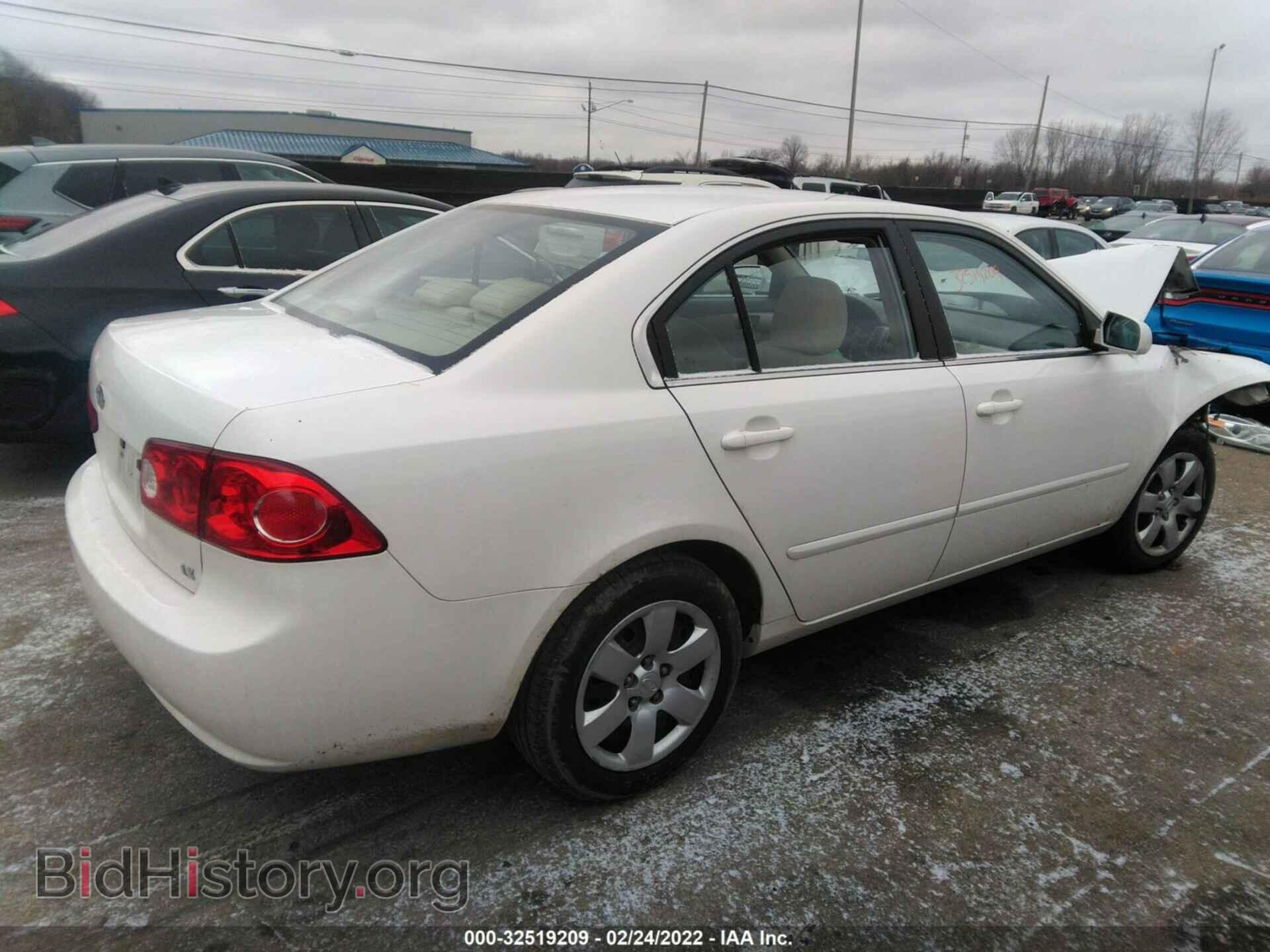 2008 KIA OPTIMA - VIN: KNAGE123785246388 - Фото 4