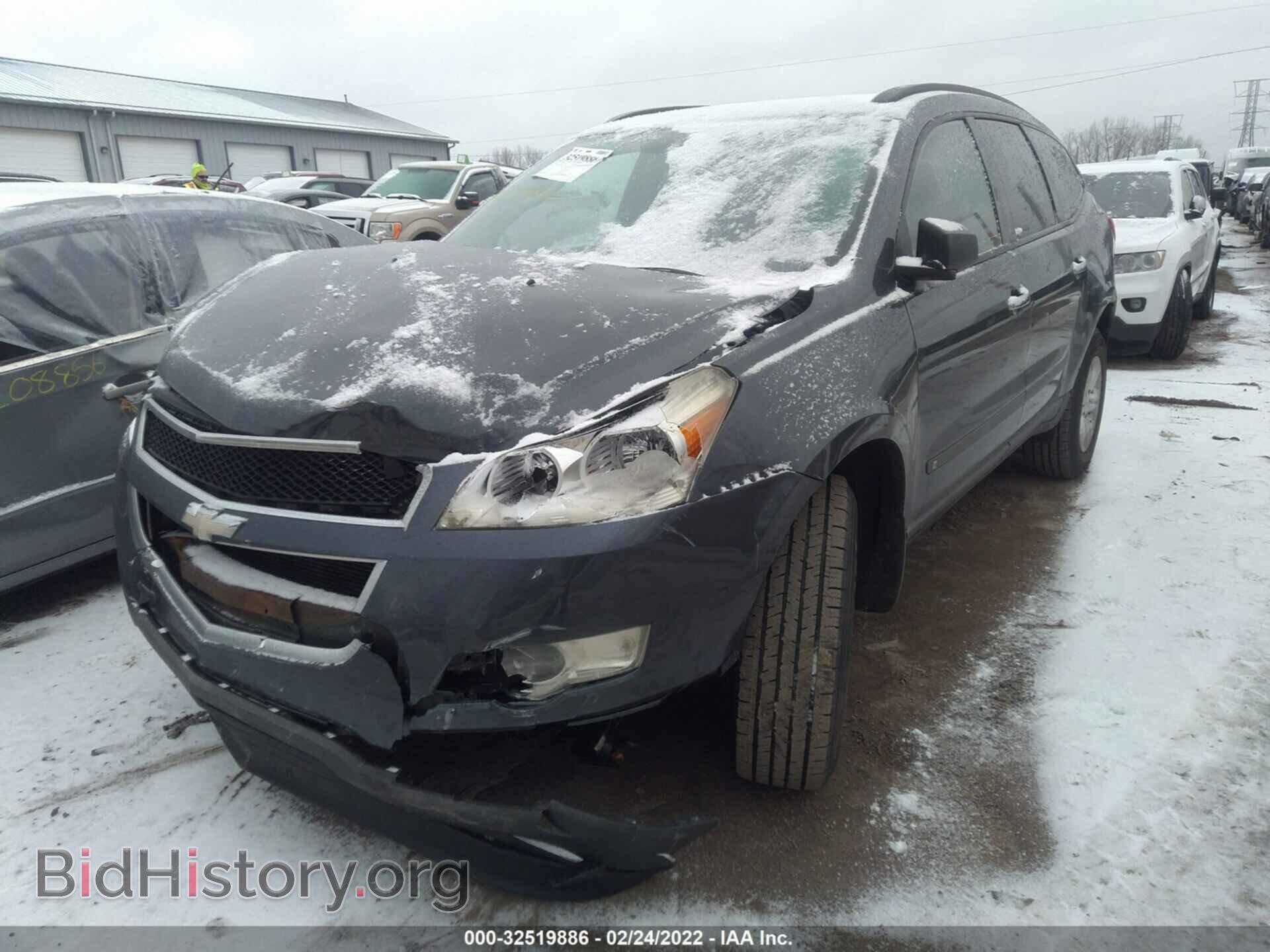 2009 CHEVROLET TRAVERSE - VIN: 1GNER13DX9S162114 - Фото 2