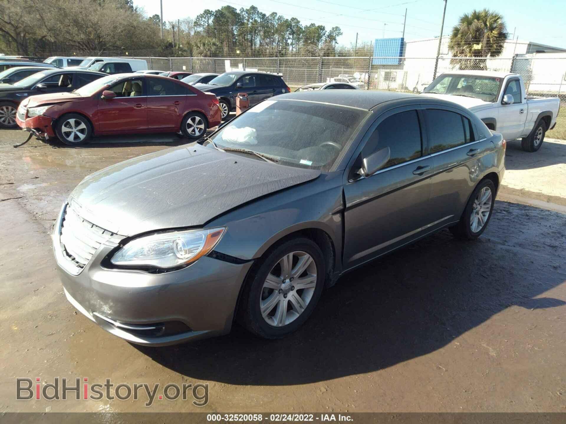 2013 CHRYSLER 200 - VIN: 1C3CCBAB7DN671341 - Фото 2