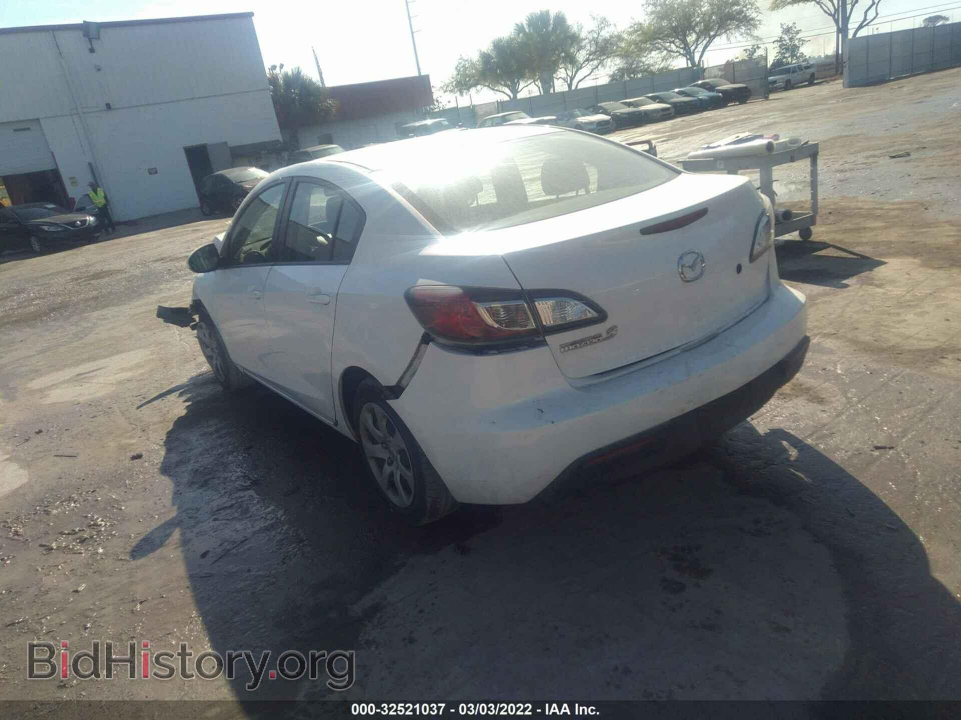 2011 MAZDA MAZDA3 - VIN: JM1BL1UF3B1376497 - Фото 3
