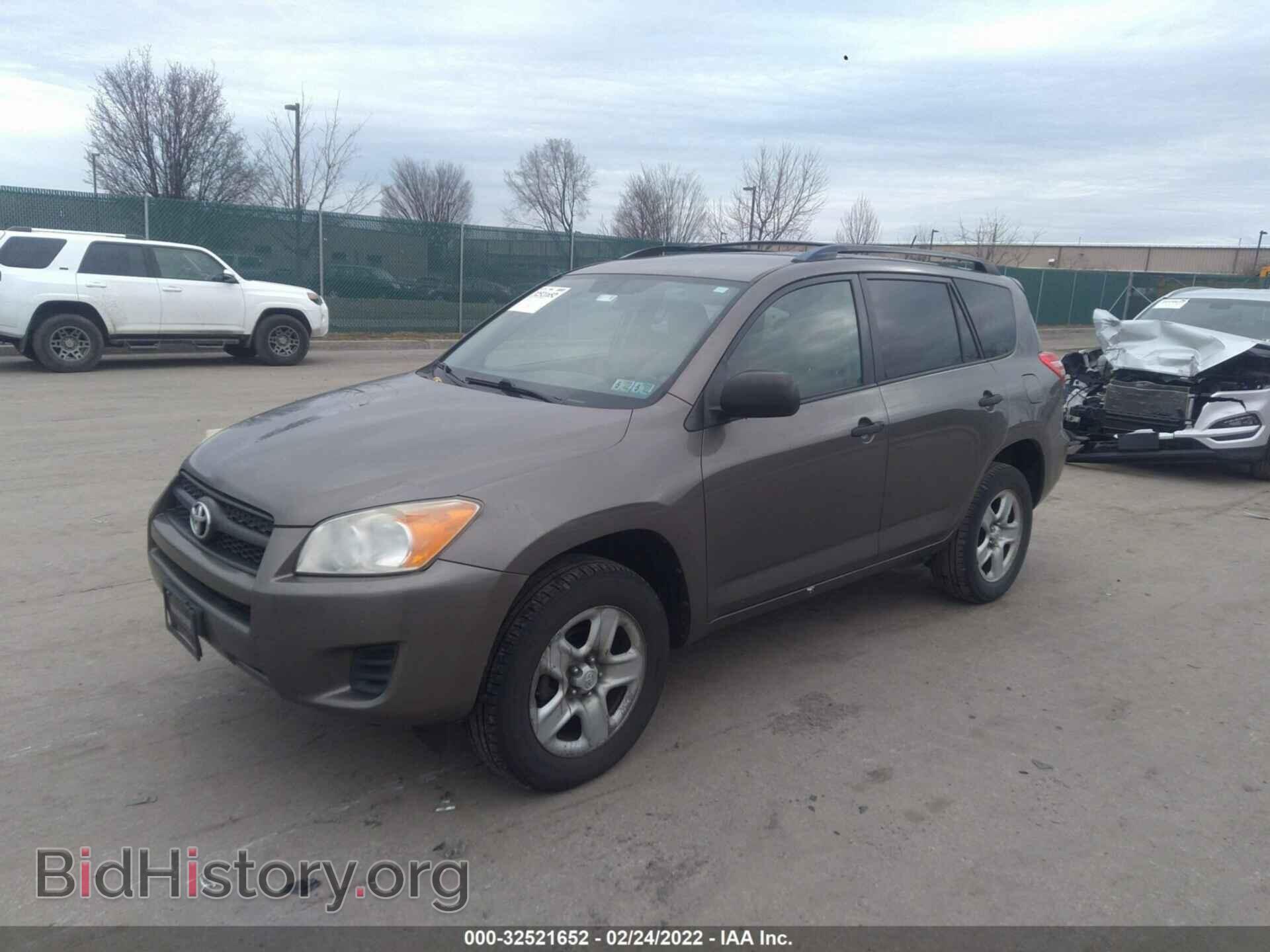 2011 TOYOTA RAV4 - VIN: JTMBF4DV3B5048862 - Фото 2