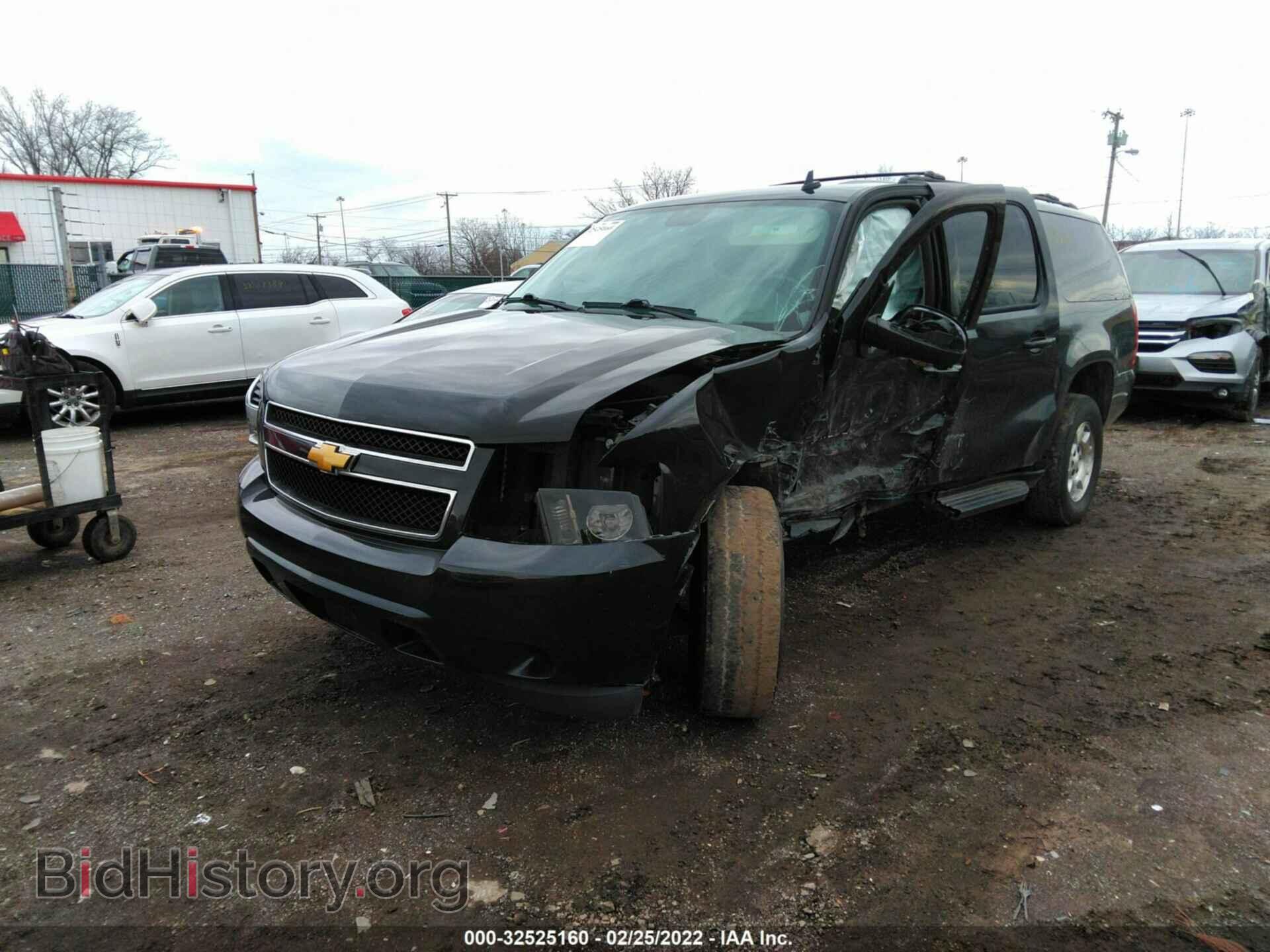 2013 CHEVROLET SUBURBAN - VIN: 1GNSCHE03DR143024 - Фото 2