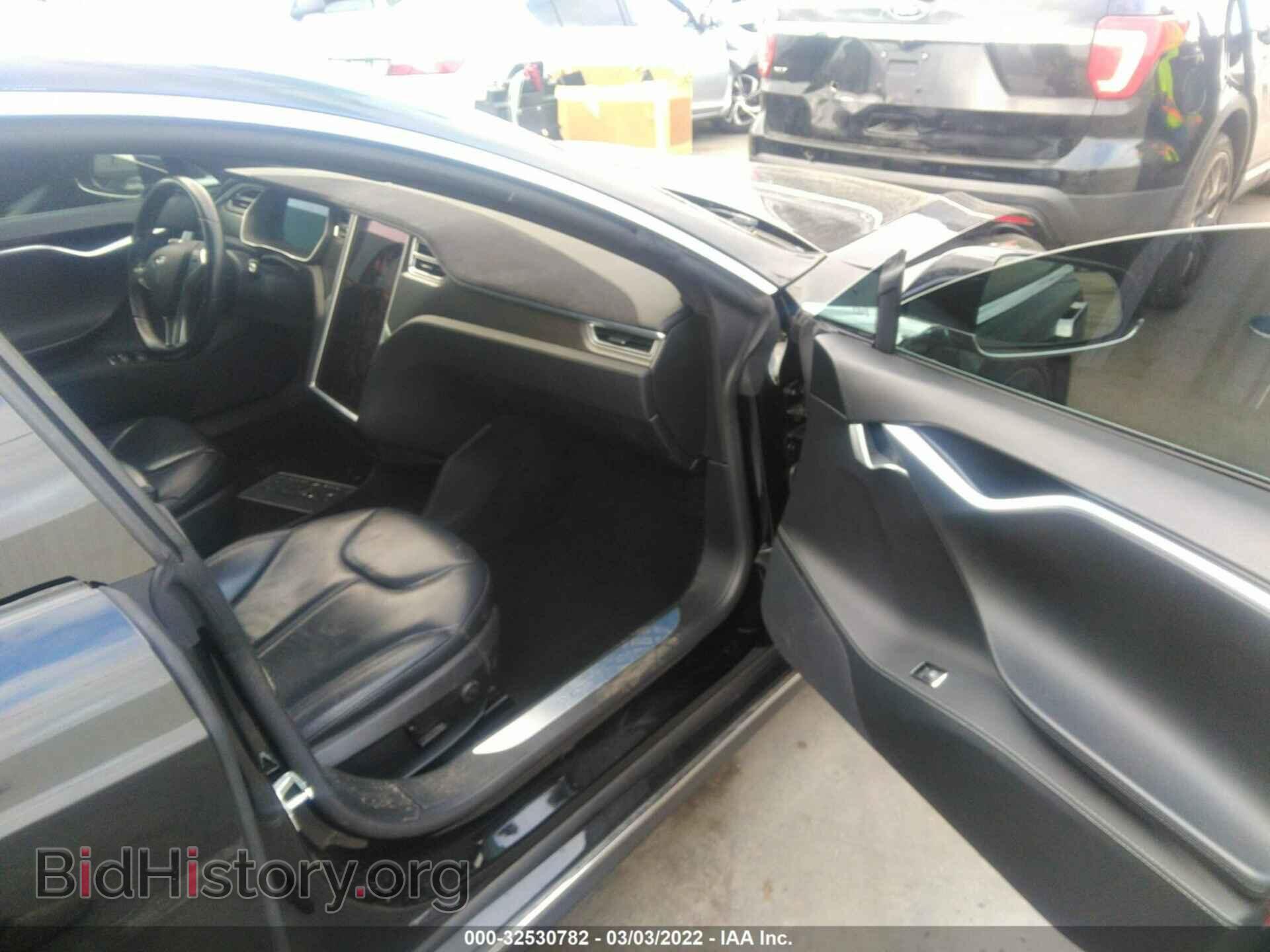 2014 TESLA MODEL S - VIN: 5YJSA1H10EFP60270 - Фото 5