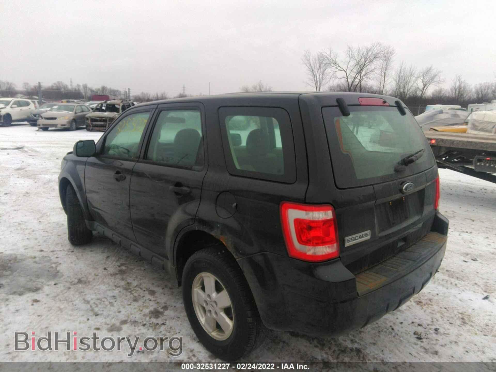 2011 FORD ESCAPE - VIN: 1FMCU0C77BKA91295 - Фото 3