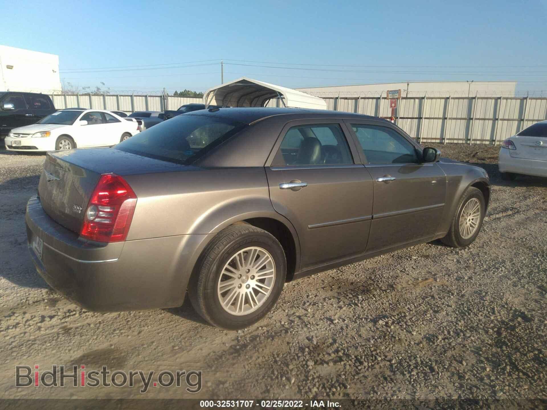 2010 CHRYSLER 300 - VIN: 2C3CA5CV4AH225506 - Фото 4