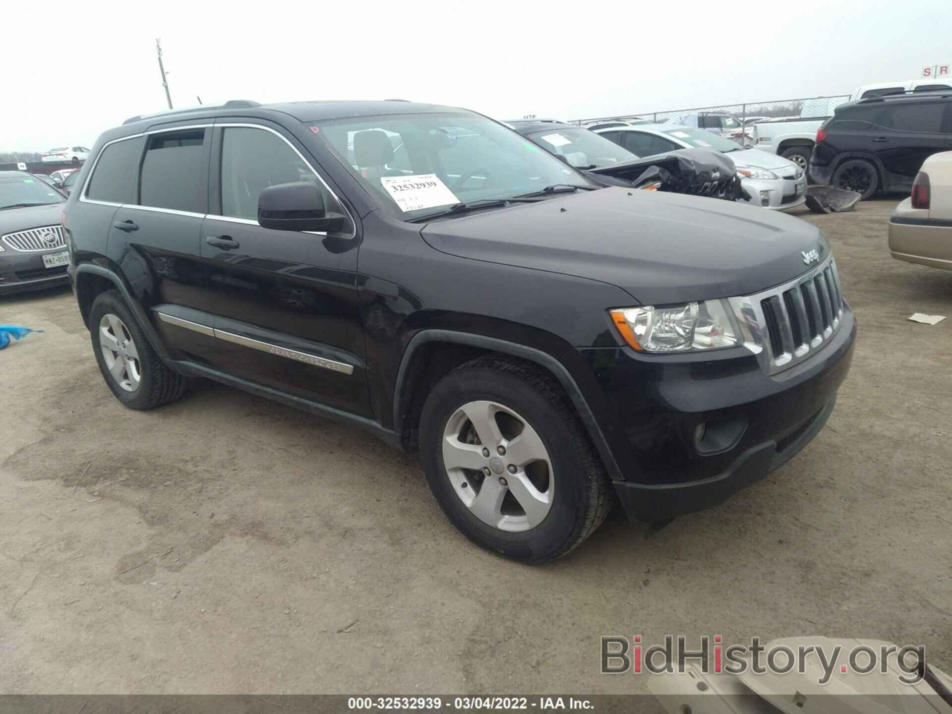 Photo 1J4RS4GT2BC582882 - JEEP GRAND CHEROKEE 2011